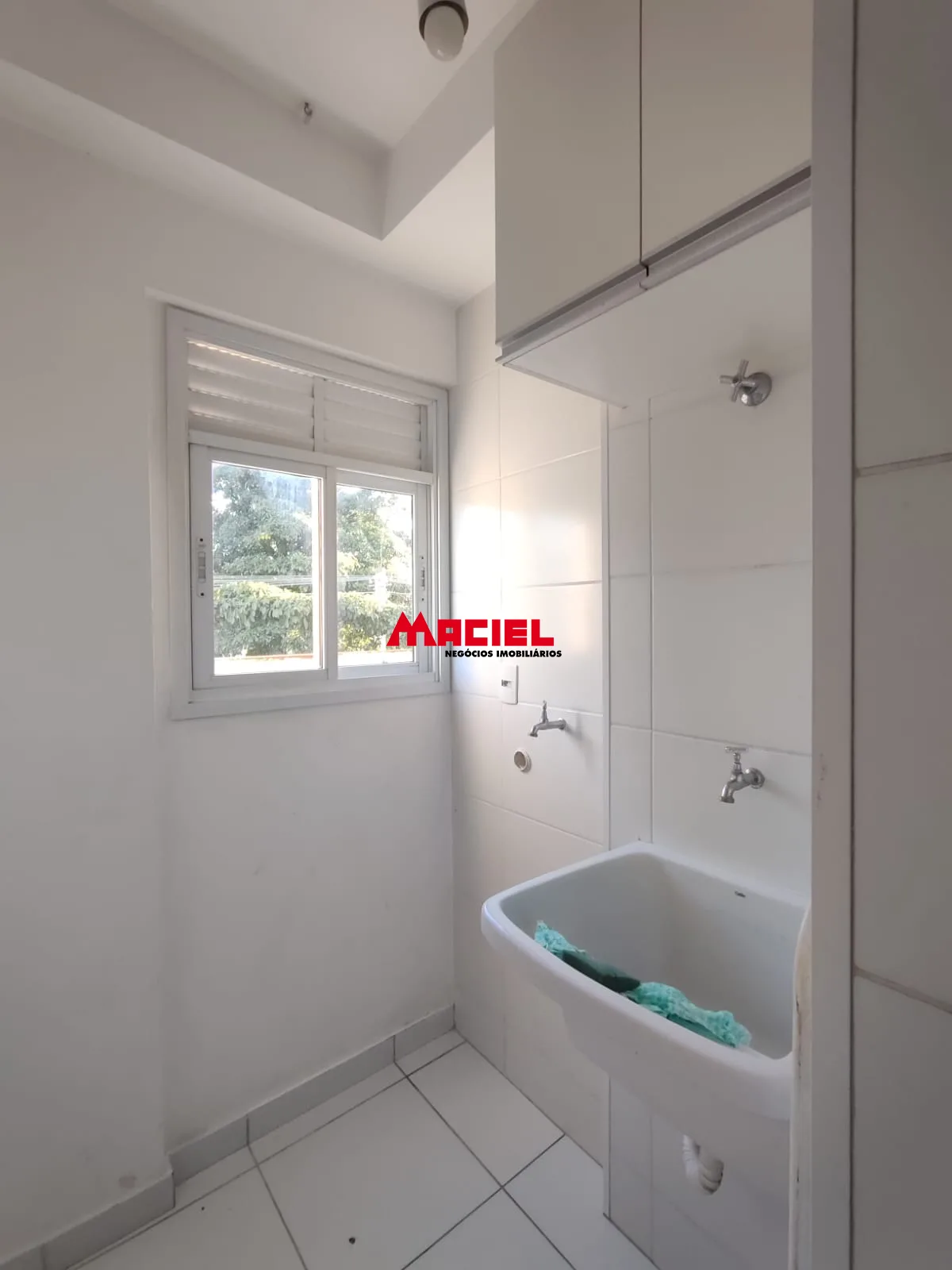 Alugar Apartamento / Padr&atilde;o em S&atilde;o Jos&eacute; dos Campos R$ 2.400,00 - Foto 5