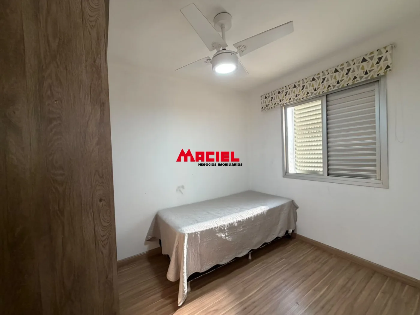 Alugar Apartamento / Mobiliado em S&atilde;o Jos&eacute; dos Campos R$ 2.500,00 - Foto 1