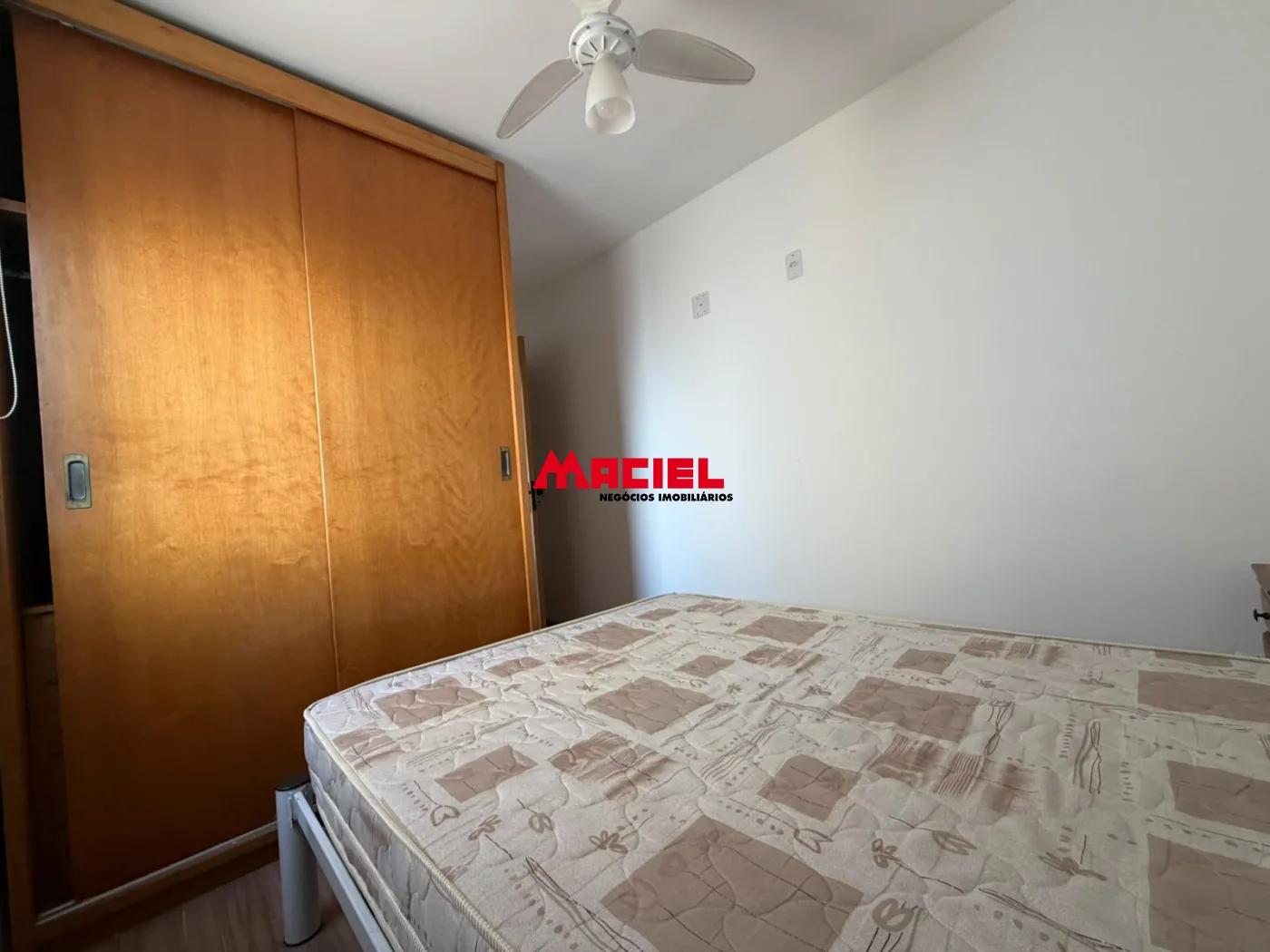 Alugar Apartamento / Mobiliado em S&atilde;o Jos&eacute; dos Campos R$ 2.500,00 - Foto 4