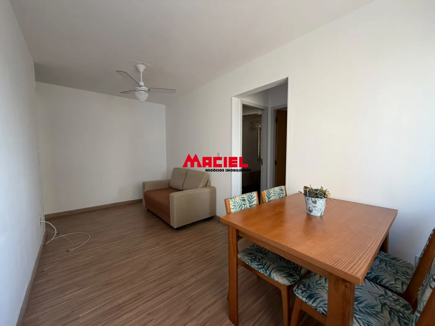 Alugar Apartamento / Mobiliado em S&atilde;o Jos&eacute; dos Campos R$ 2.500,00 - Foto 9