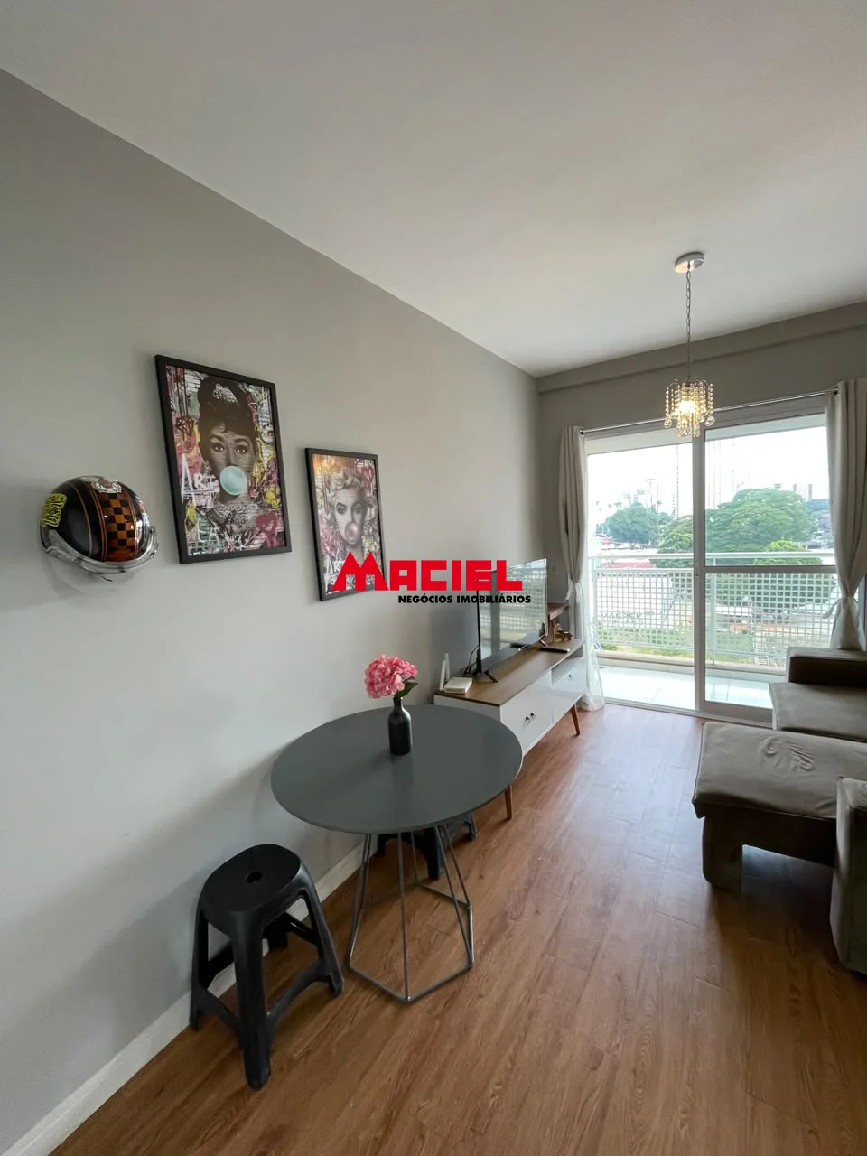 Alugar Apartamento / Flat em S&atilde;o Jos&eacute; dos Campos R$ 2.300,00 - Foto 1