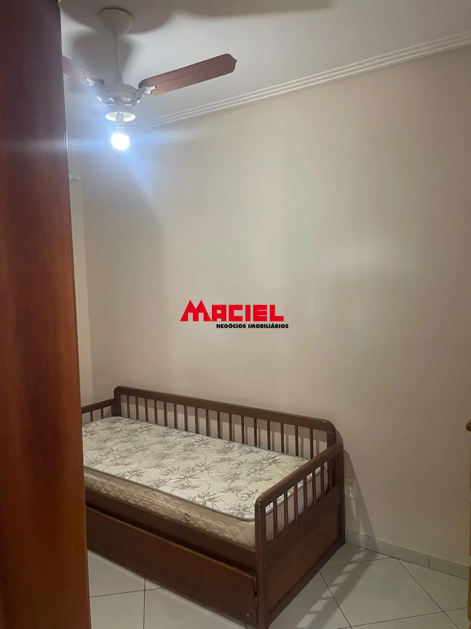 Alugar Apartamento / Padr&atilde;o em S&atilde;o Jos&eacute; dos Campos R$ 2.500,00 - Foto 6
