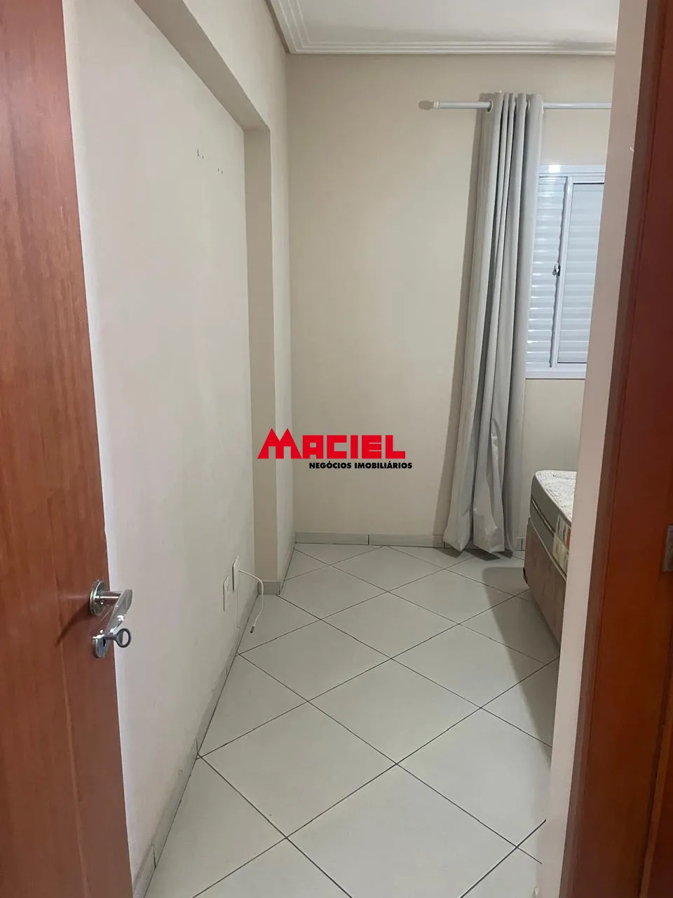 Alugar Apartamento / Padr&atilde;o em S&atilde;o Jos&eacute; dos Campos R$ 2.500,00 - Foto 8