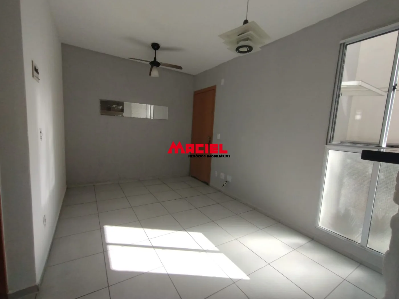 Alugar Apartamento / Padr&atilde;o em S&atilde;o Jos&eacute; dos Campos R$ 1.360,00 - Foto 1