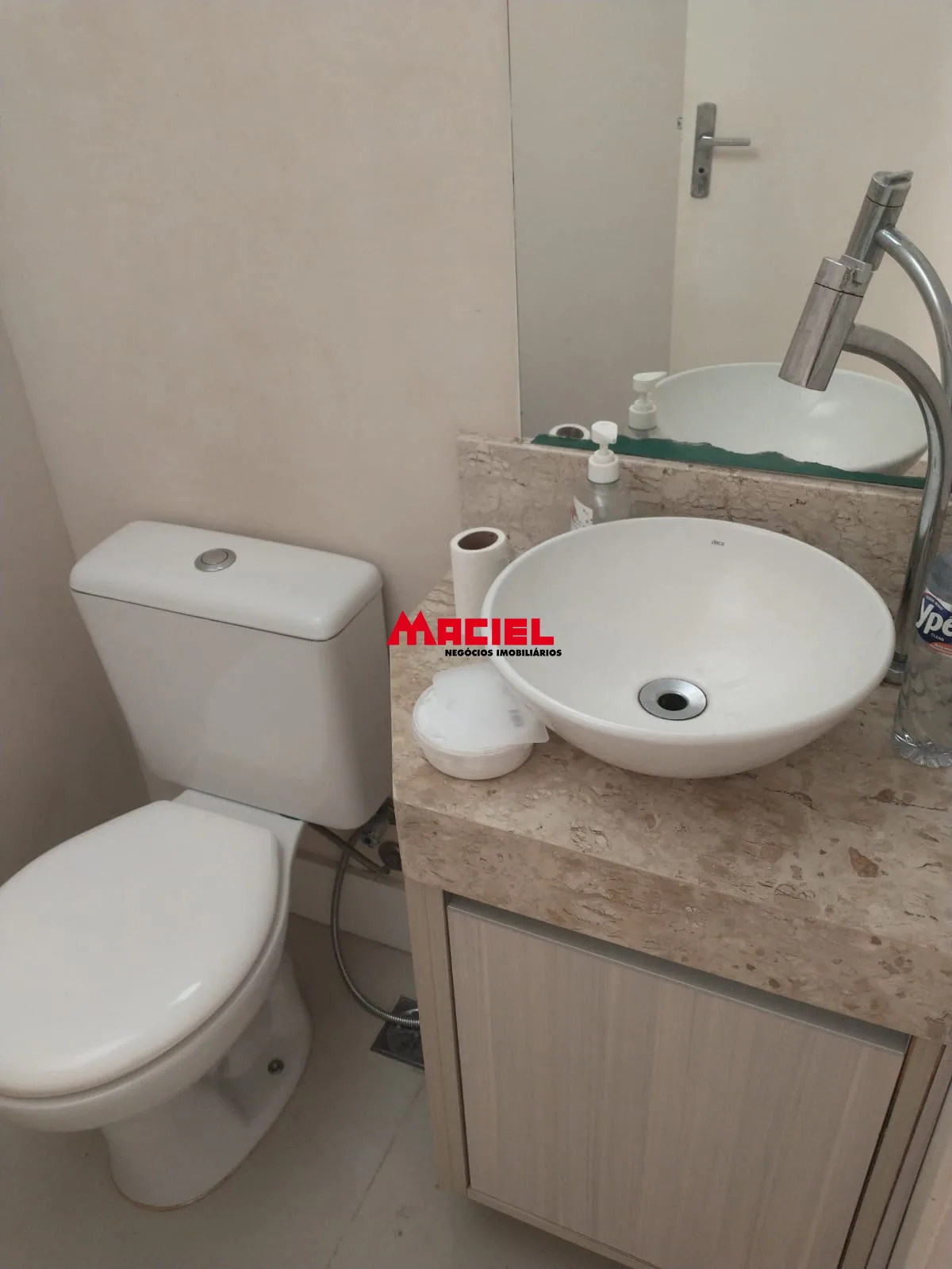 Alugar Casa / Sobrado em S&atilde;o Jos&eacute; dos Campos R$ 3.000,00 - Foto 17