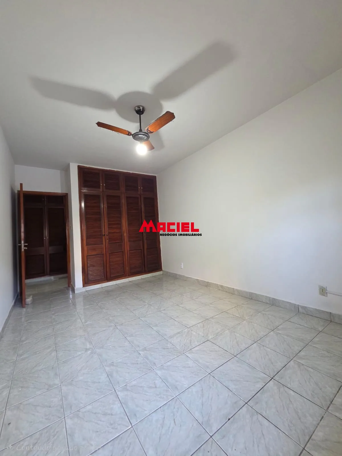 Alugar Apartamento / Sobreloja em S&atilde;o Jos&eacute; dos Campos R$ 3.300,00 - Foto 3