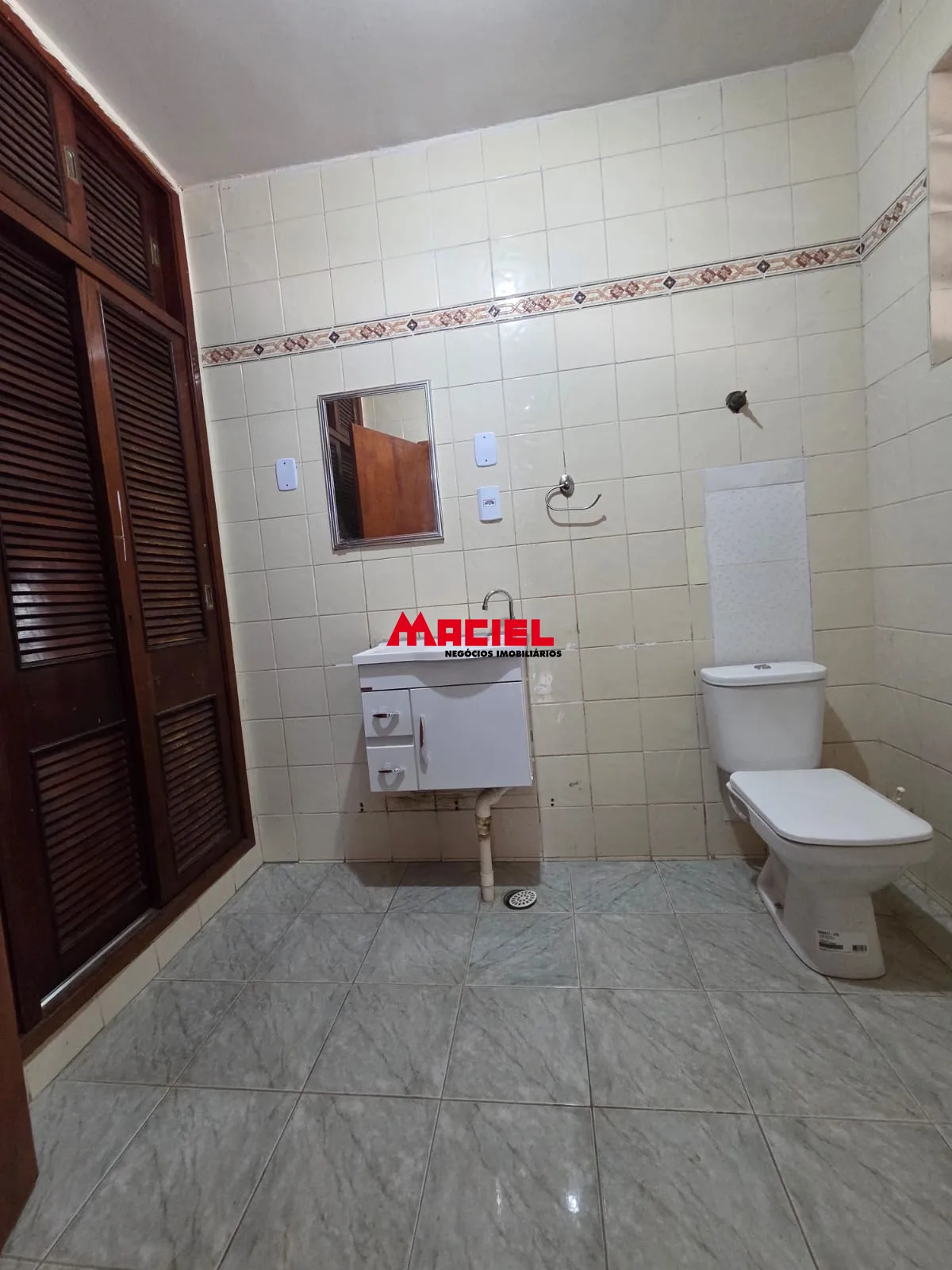 Alugar Apartamento / Sobreloja em S&atilde;o Jos&eacute; dos Campos R$ 3.300,00 - Foto 4