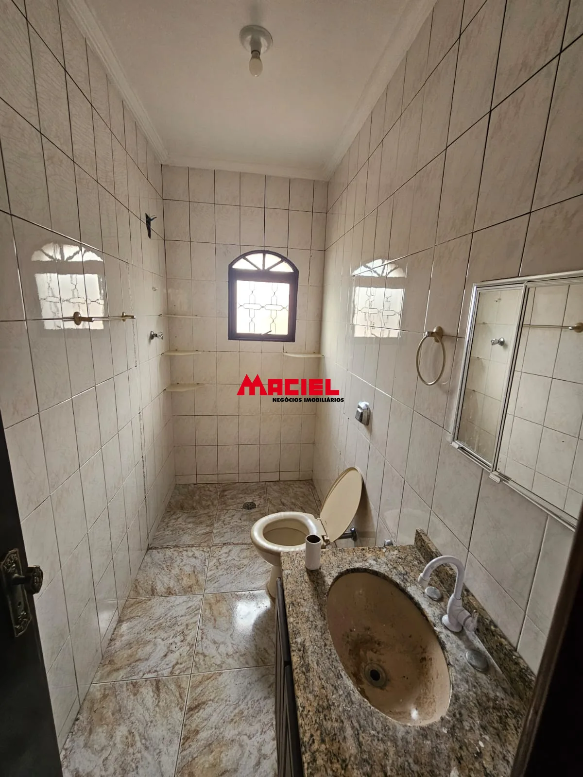 Comprar Casa / Padr&atilde;o em Taubat&eacute; R$ 630.000,00 - Foto 11