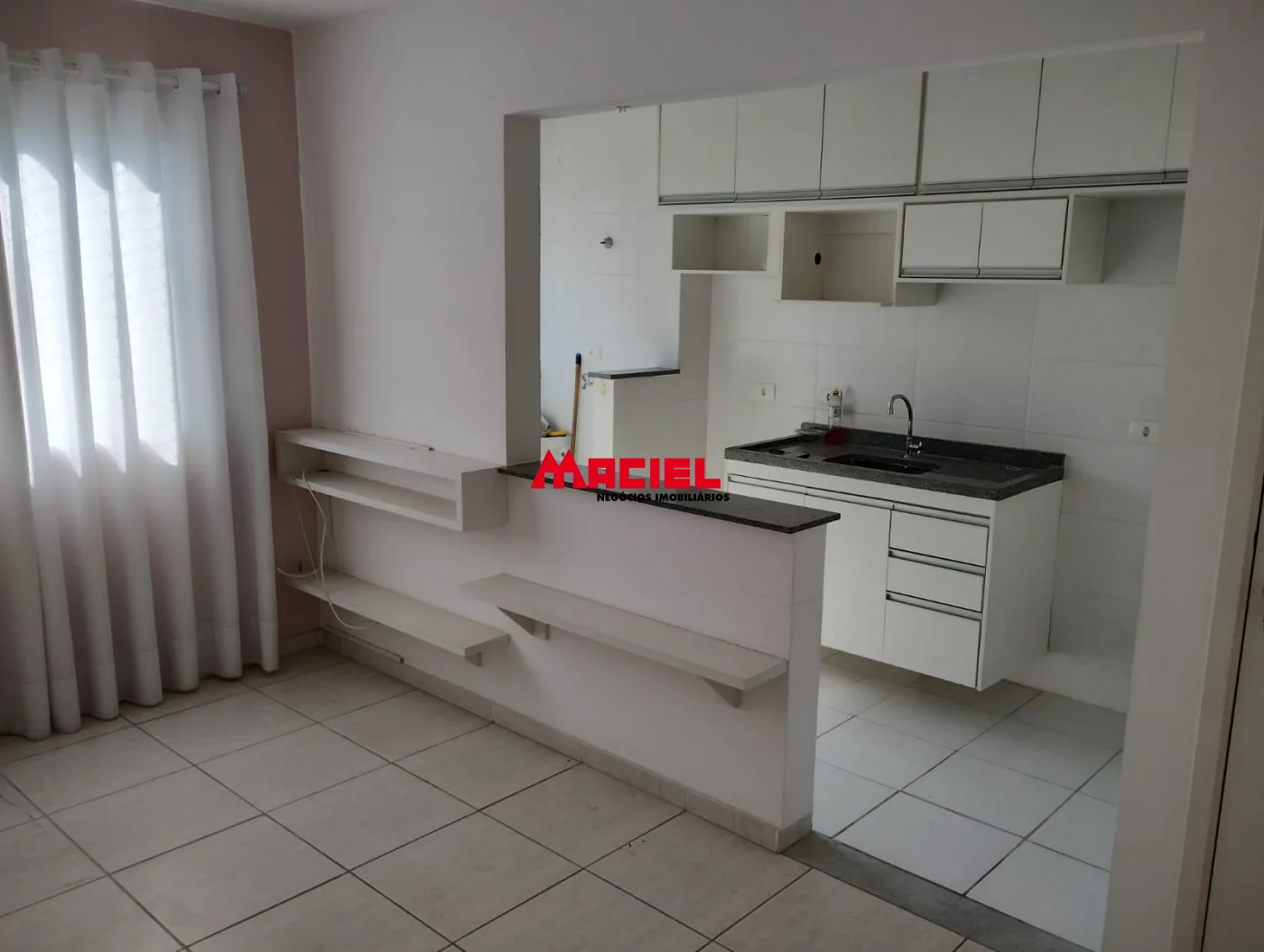 Alugar Apartamento / Padr&atilde;o em Jacare&iacute; R$ 2.200,00 - Foto 1
