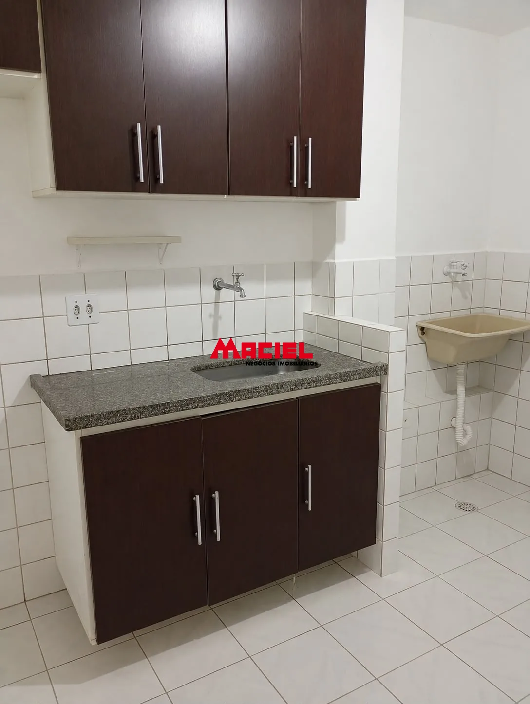 Alugar Apartamento / Padr&atilde;o em S&atilde;o Jos&eacute; dos Campos R$ 1.900,00 - Foto 2
