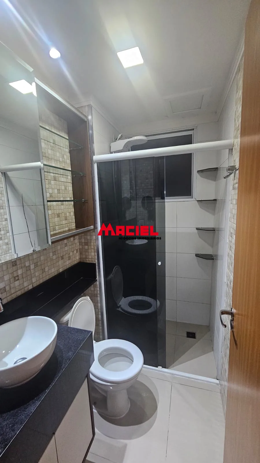 Alugar Apartamento / Padr&atilde;o em S&atilde;o Jos&eacute; dos Campos R$ 1.450,00 - Foto 14