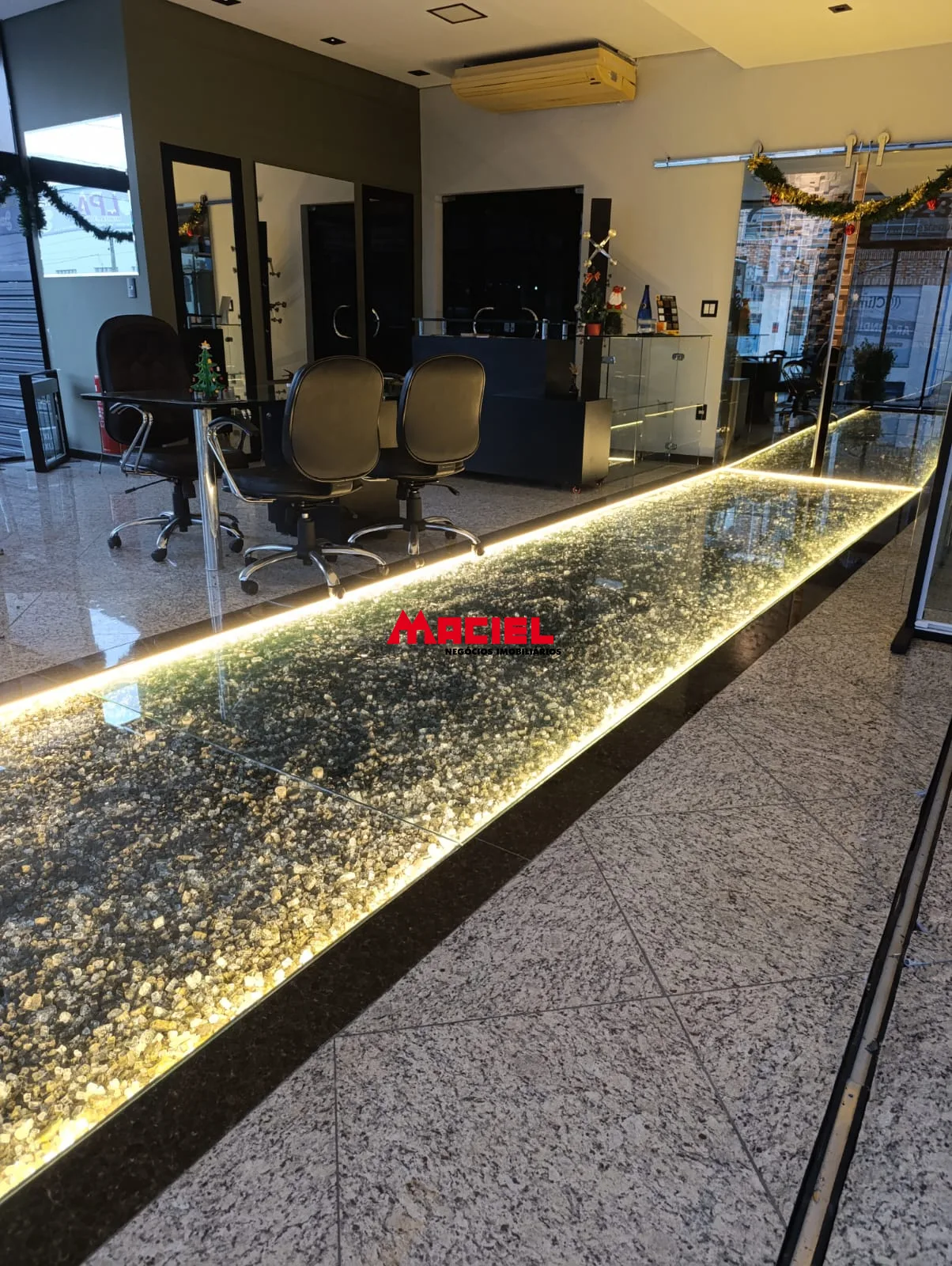 Alugar Comercial / Ponto Comercial em S&atilde;o Jos&eacute; dos Campos R$ 15.000,00 - Foto 6