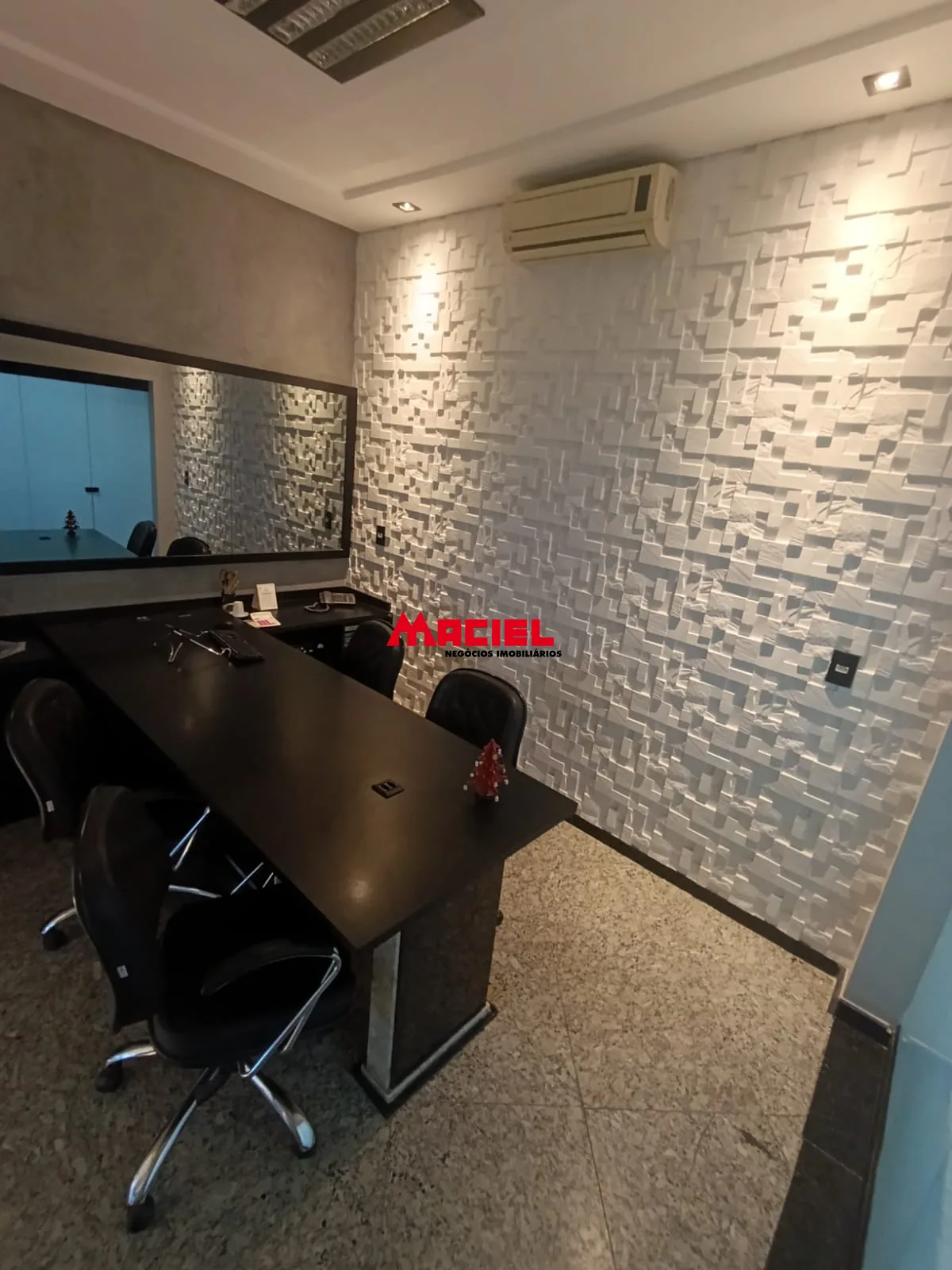 Alugar Comercial / Ponto Comercial em S&atilde;o Jos&eacute; dos Campos R$ 15.000,00 - Foto 30