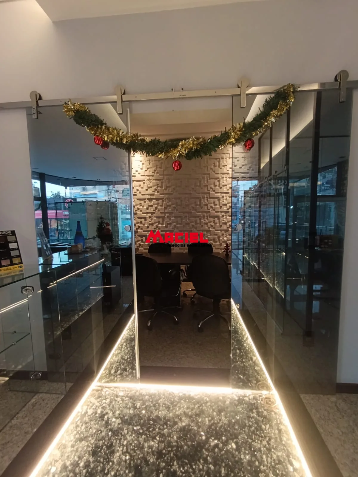 Alugar Comercial / Ponto Comercial em S&atilde;o Jos&eacute; dos Campos R$ 15.000,00 - Foto 33