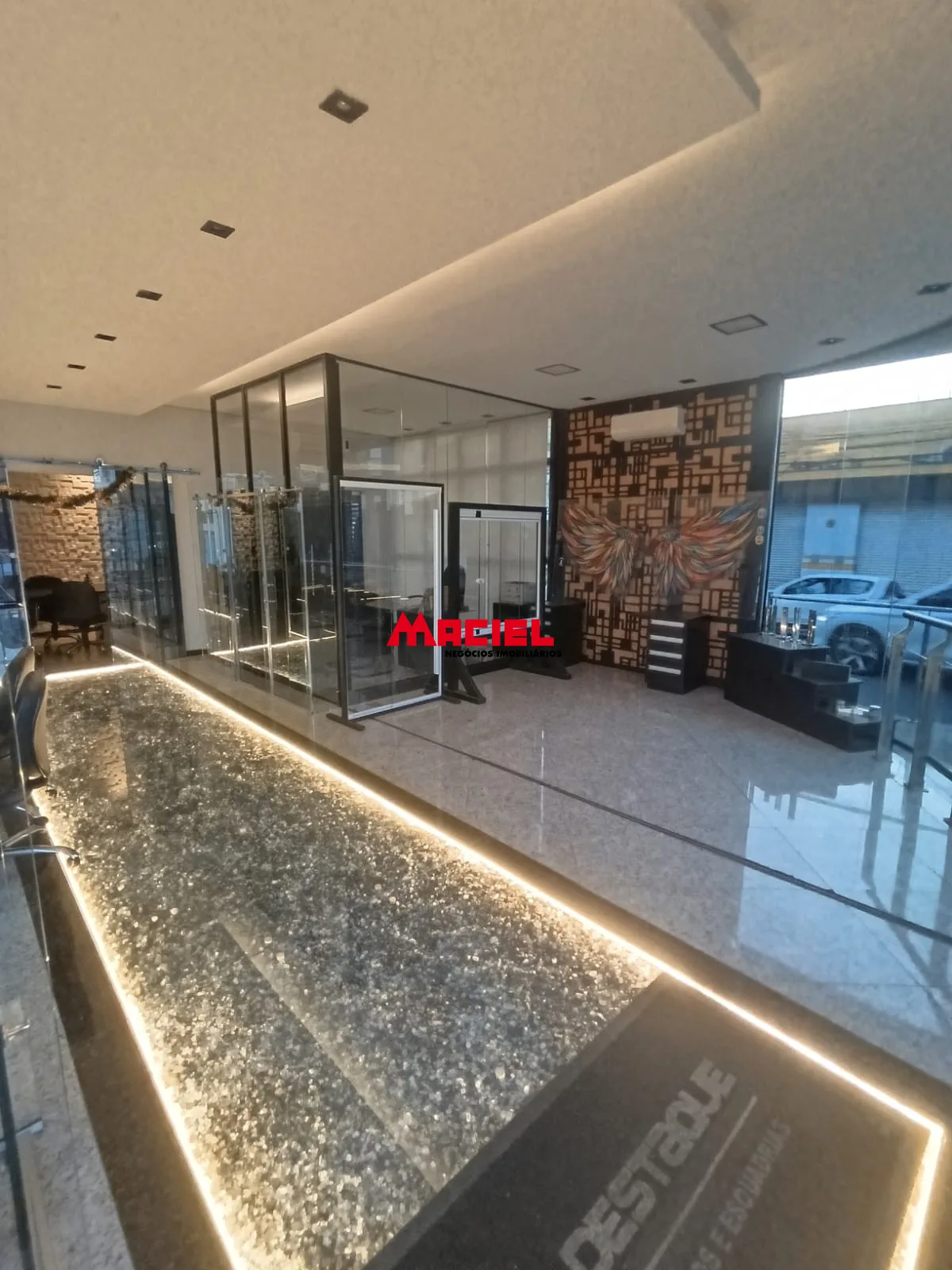 Alugar Comercial / Ponto Comercial em S&atilde;o Jos&eacute; dos Campos R$ 15.000,00 - Foto 36
