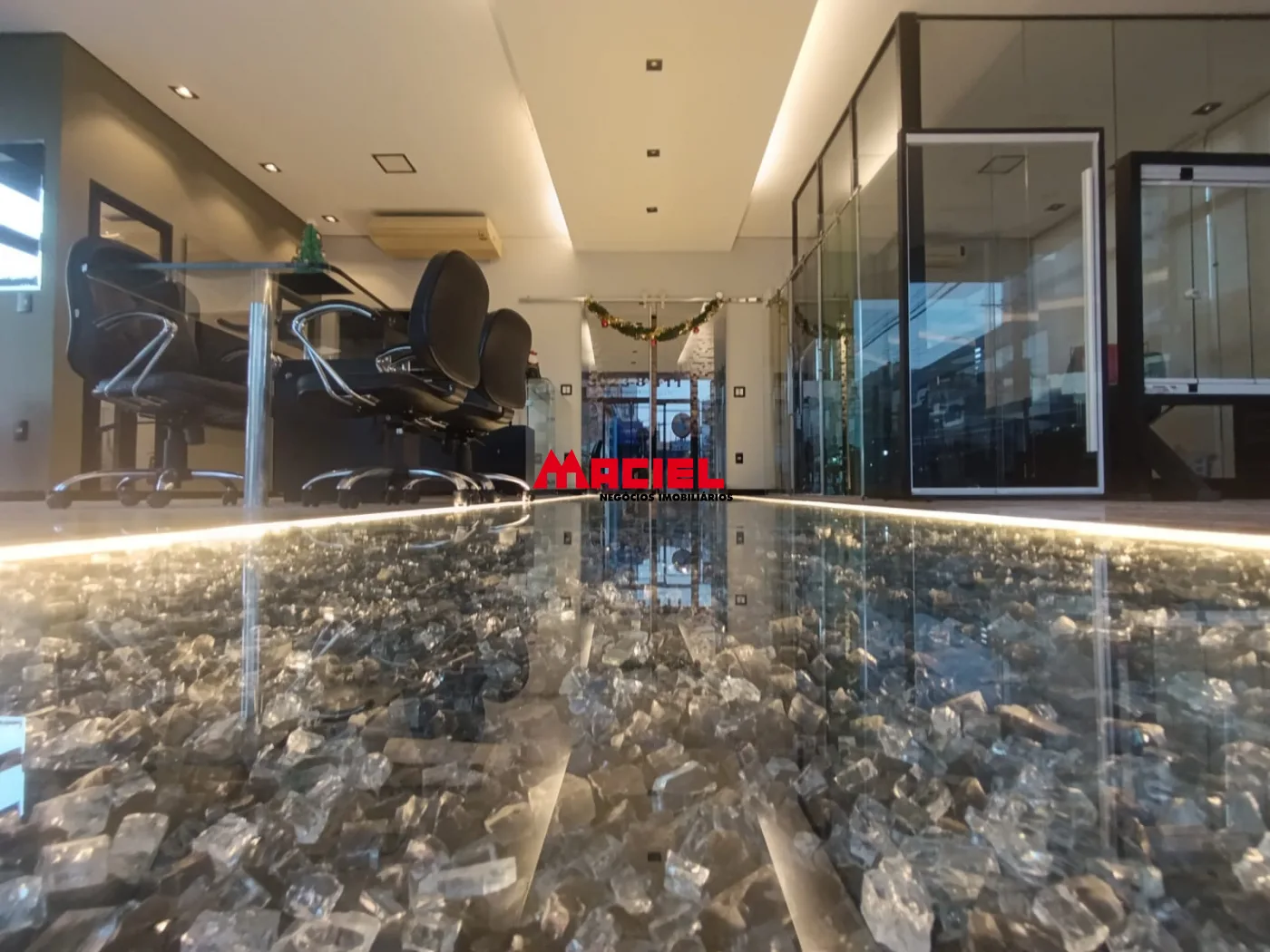 Alugar Comercial / Ponto Comercial em S&atilde;o Jos&eacute; dos Campos R$ 15.000,00 - Foto 4