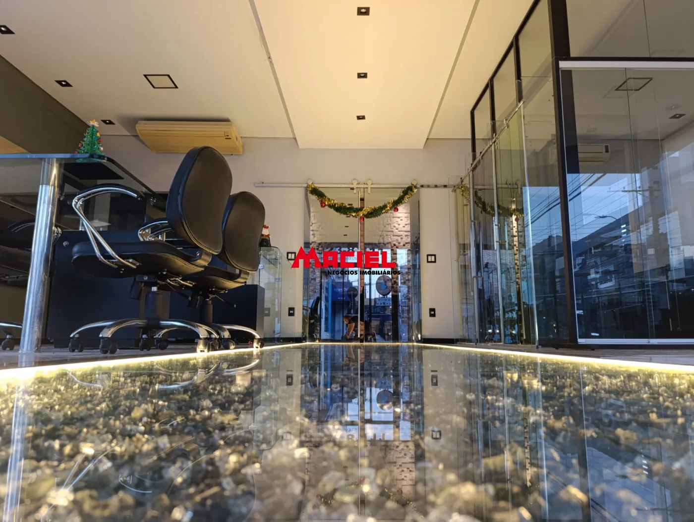 Alugar Comercial / Ponto Comercial em S&atilde;o Jos&eacute; dos Campos R$ 15.000,00 - Foto 41