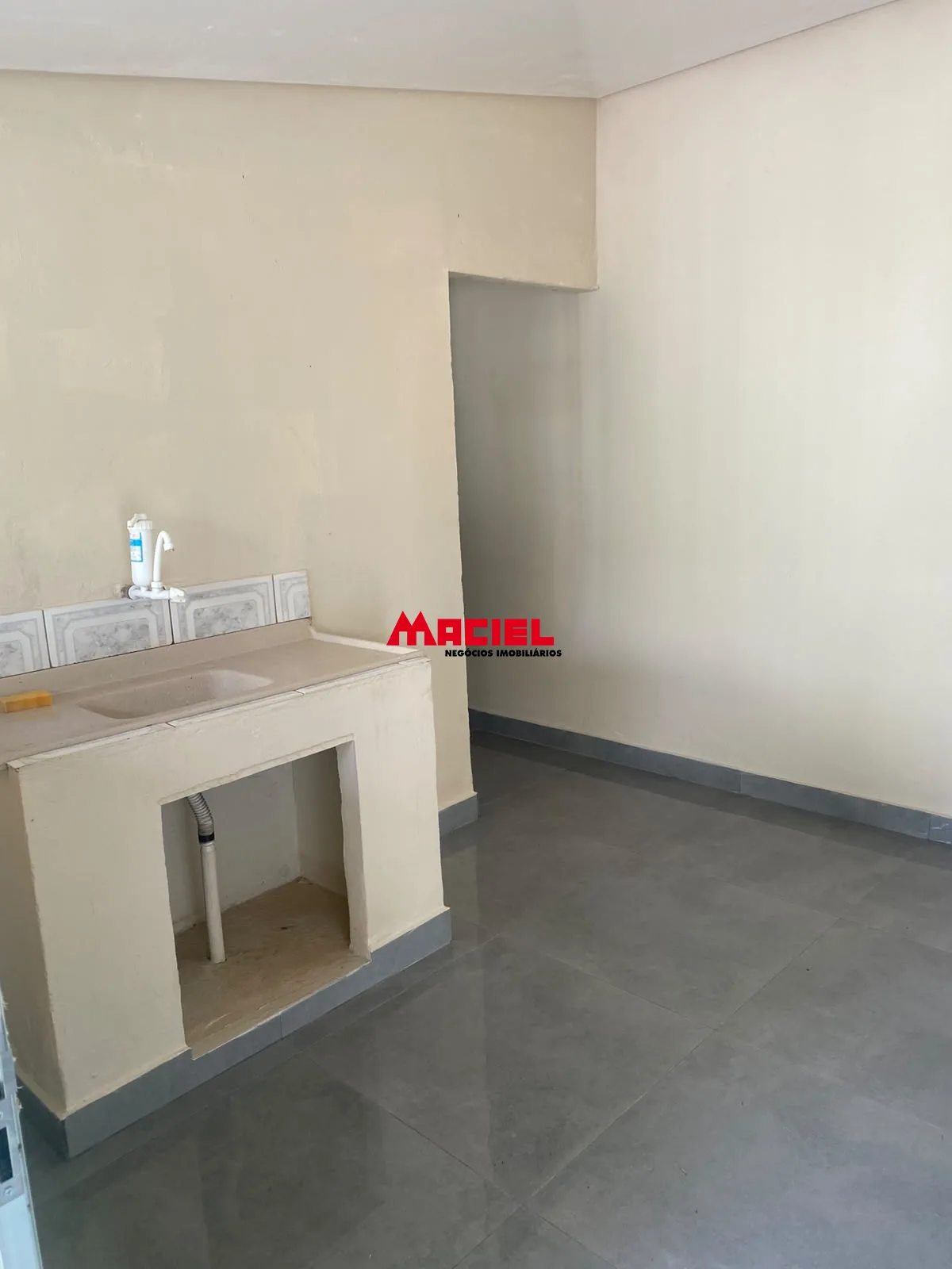 Alugar Casa / Padr&atilde;o em S&atilde;o Jos&eacute; dos Campos R$ 2.500,00 - Foto 1