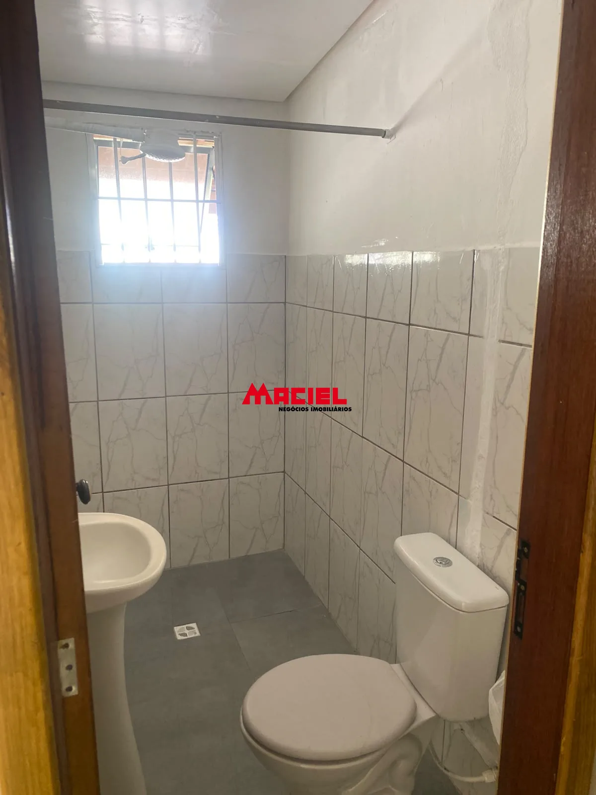 Alugar Casa / Padr&atilde;o em S&atilde;o Jos&eacute; dos Campos R$ 2.500,00 - Foto 4