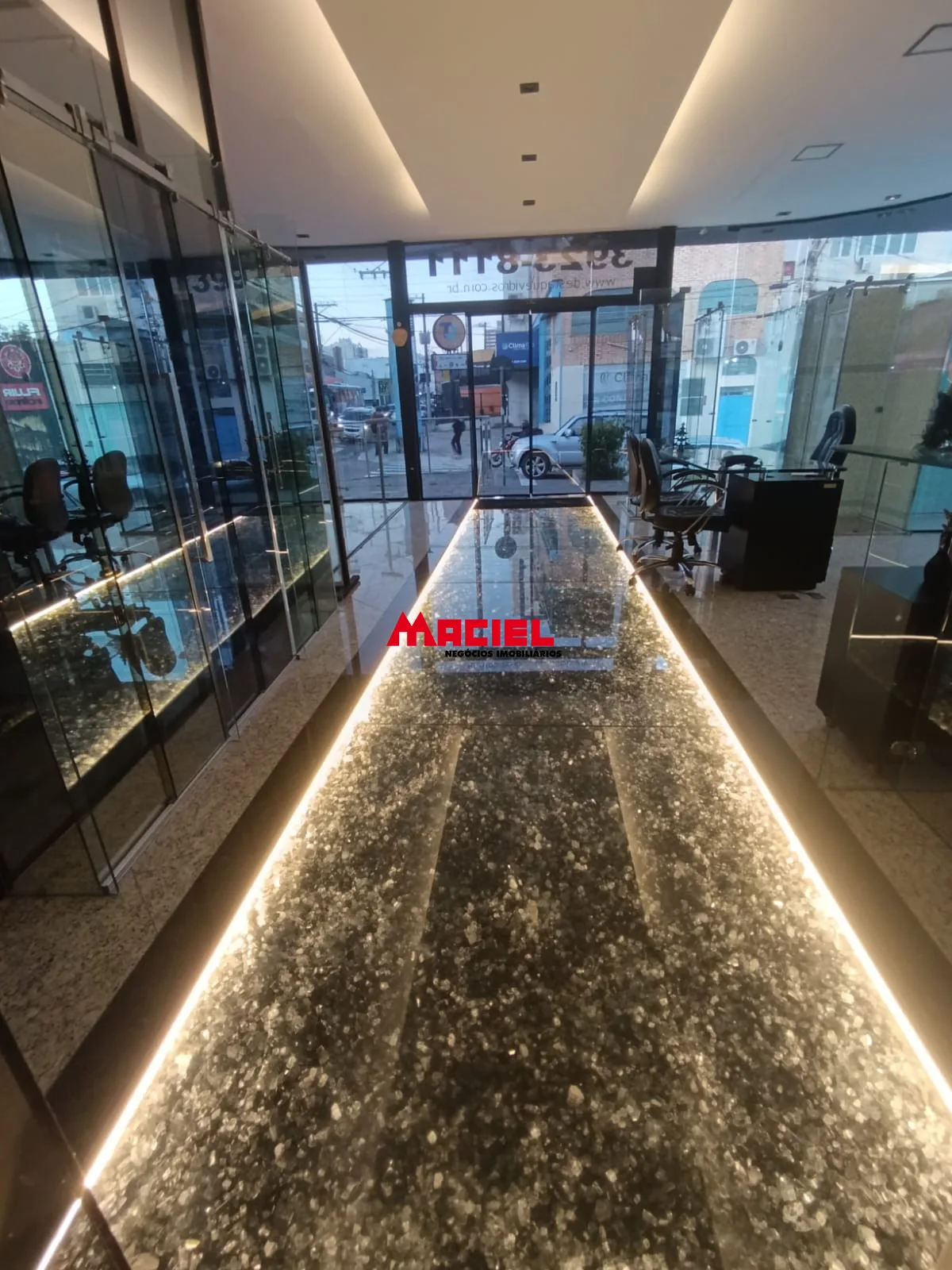 Alugar Comercial / Sala em S&atilde;o Jos&eacute; dos Campos R$ 2.500,00 - Foto 10
