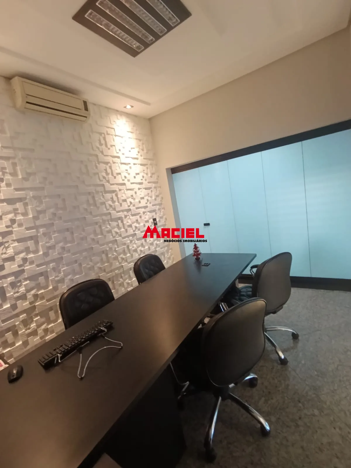 Alugar Comercial / Sala em S&atilde;o Jos&eacute; dos Campos R$ 2.500,00 - Foto 11