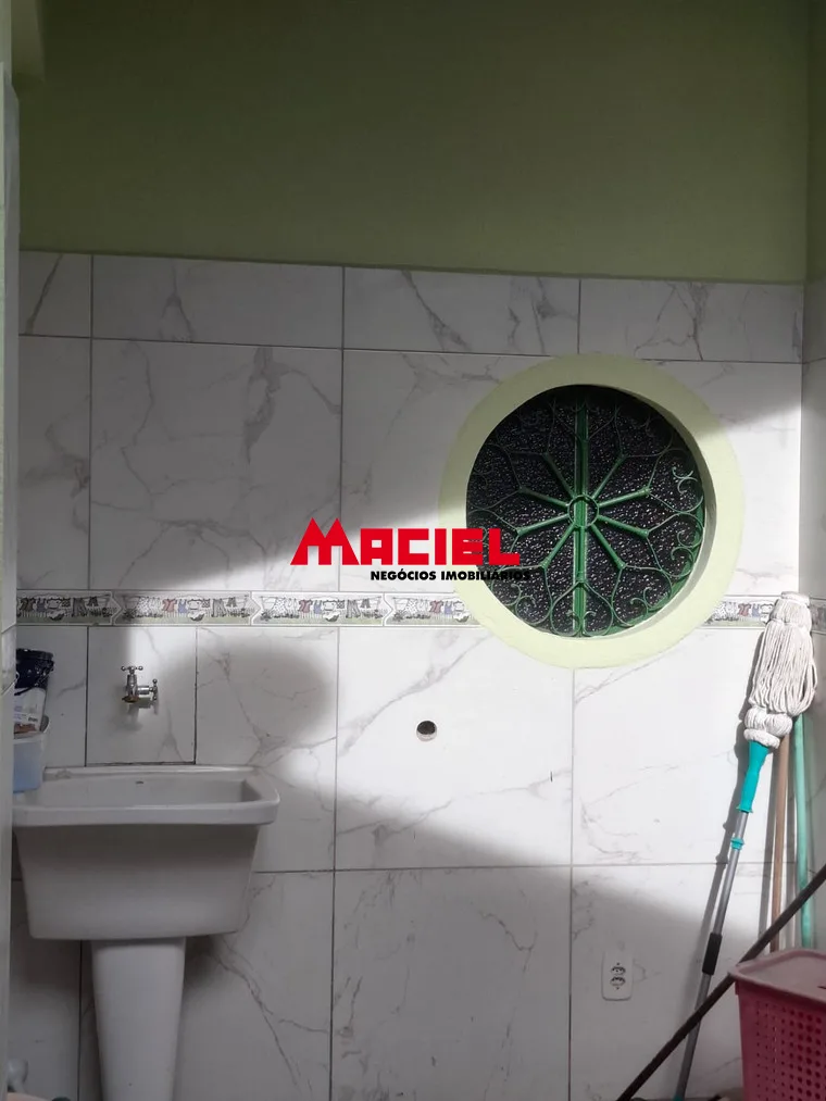 Alugar Casa / Padr&atilde;o em S&atilde;o Jos&eacute; dos Campos R$ 3.500,00 - Foto 4