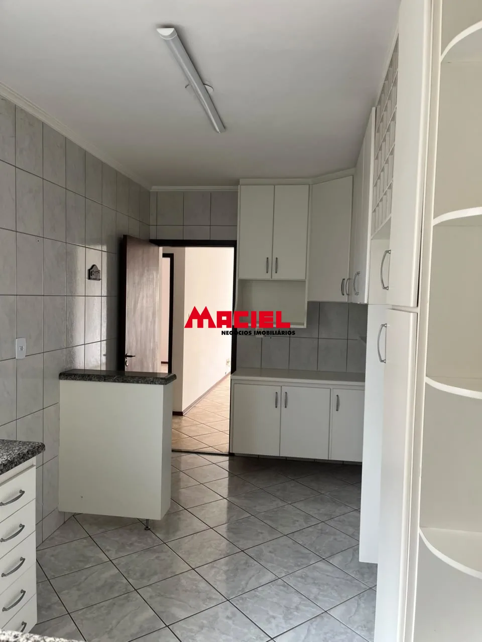 Alugar Apartamento / Padr&atilde;o em S&atilde;o Jos&eacute; dos Campos R$ 2.500,00 - Foto 6