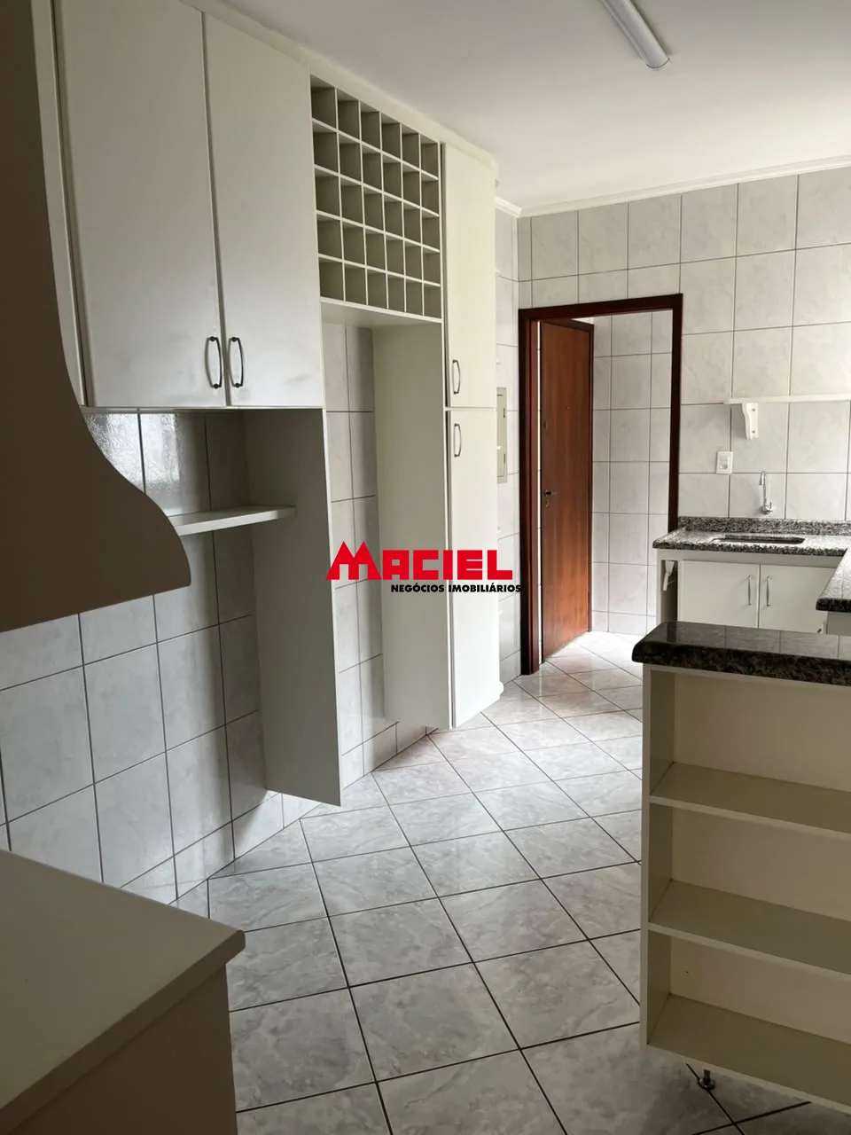 Alugar Apartamento / Padr&atilde;o em S&atilde;o Jos&eacute; dos Campos R$ 2.500,00 - Foto 11