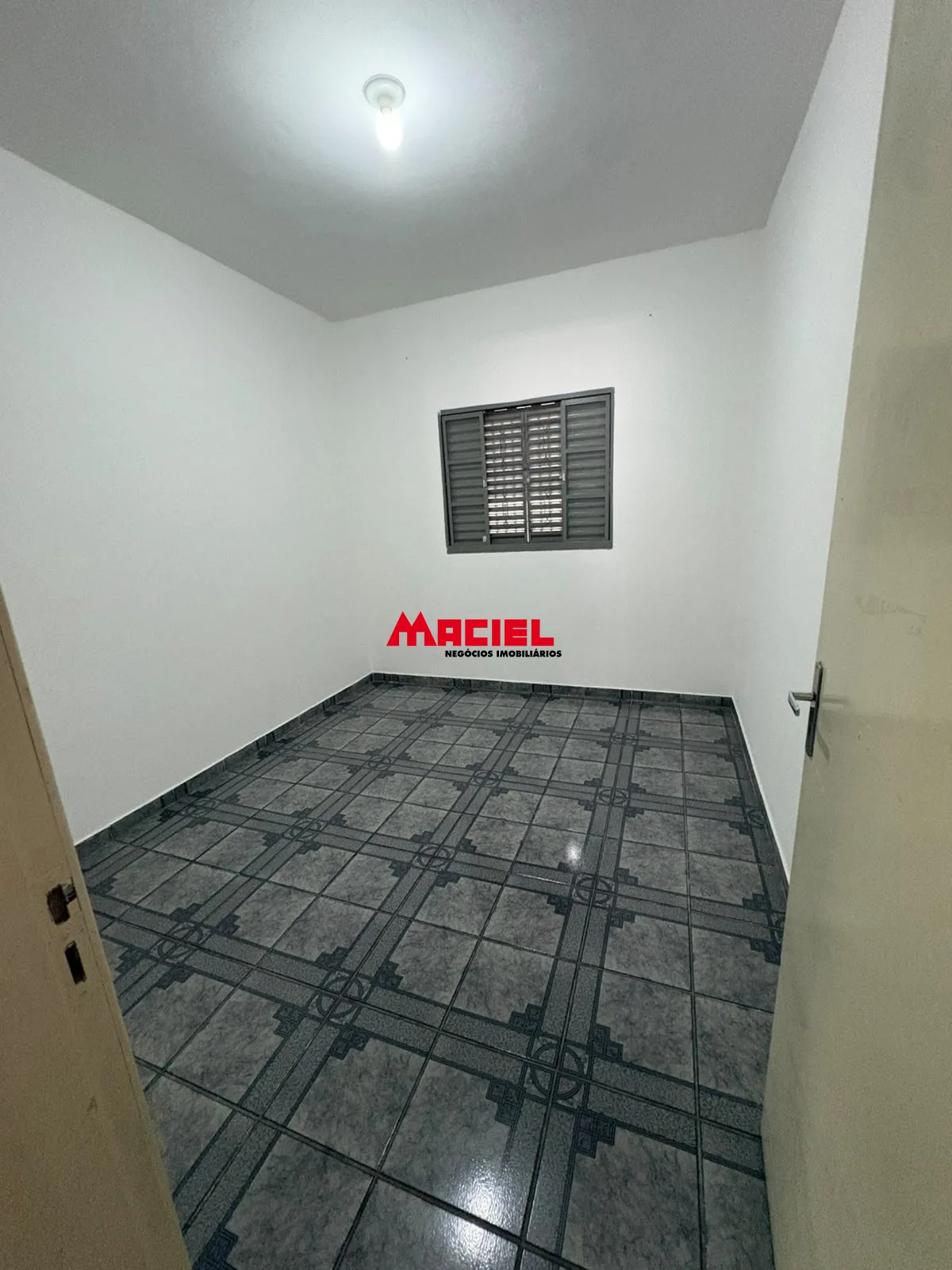 Alugar Casa / Padr&atilde;o em S&atilde;o Jos&eacute; dos Campos R$ 3.200,00 - Foto 4