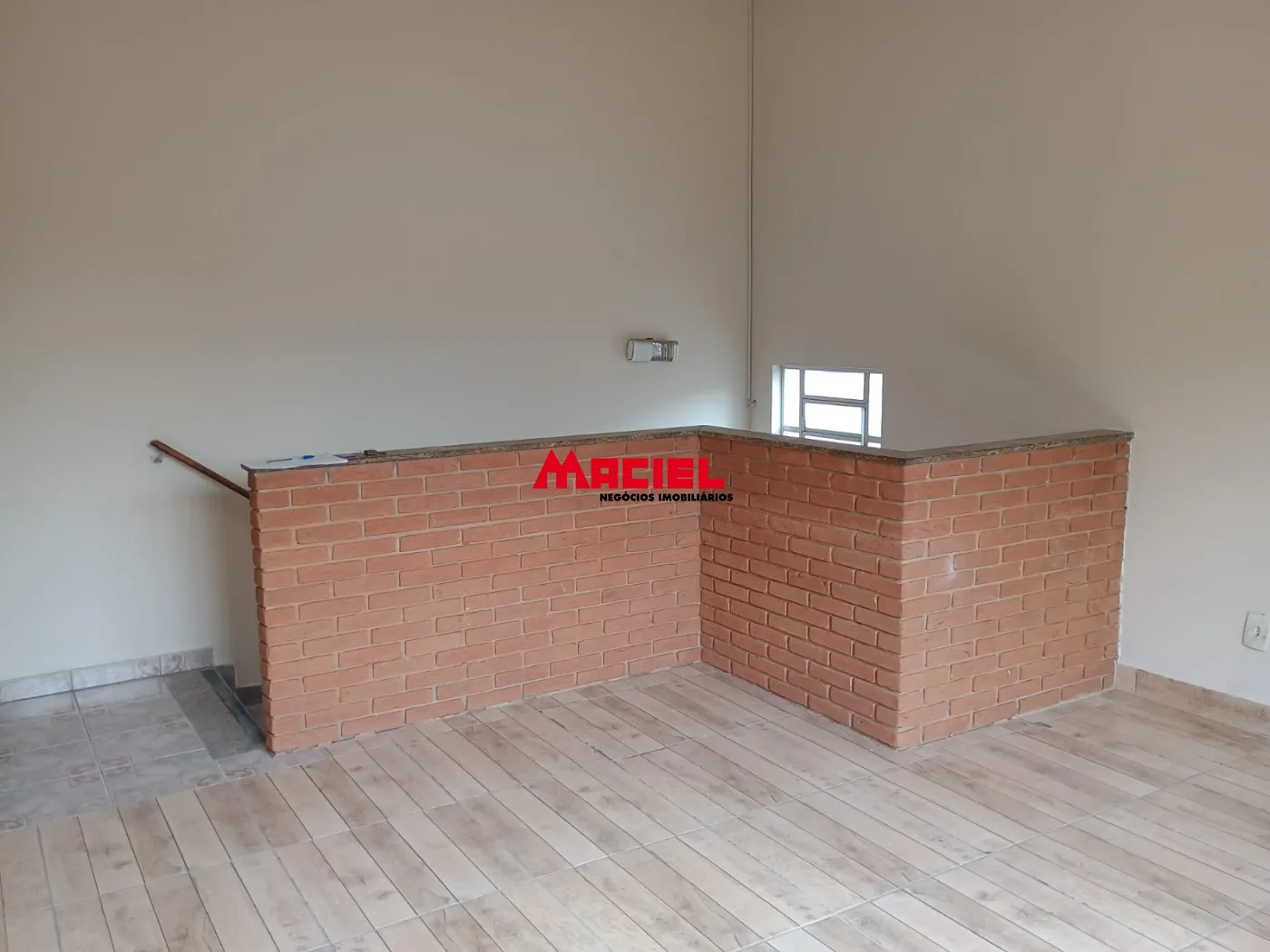 Alugar Comercial / Ponto Comercial em S&atilde;o Jos&eacute; dos Campos R$ 3.300,00 - Foto 2