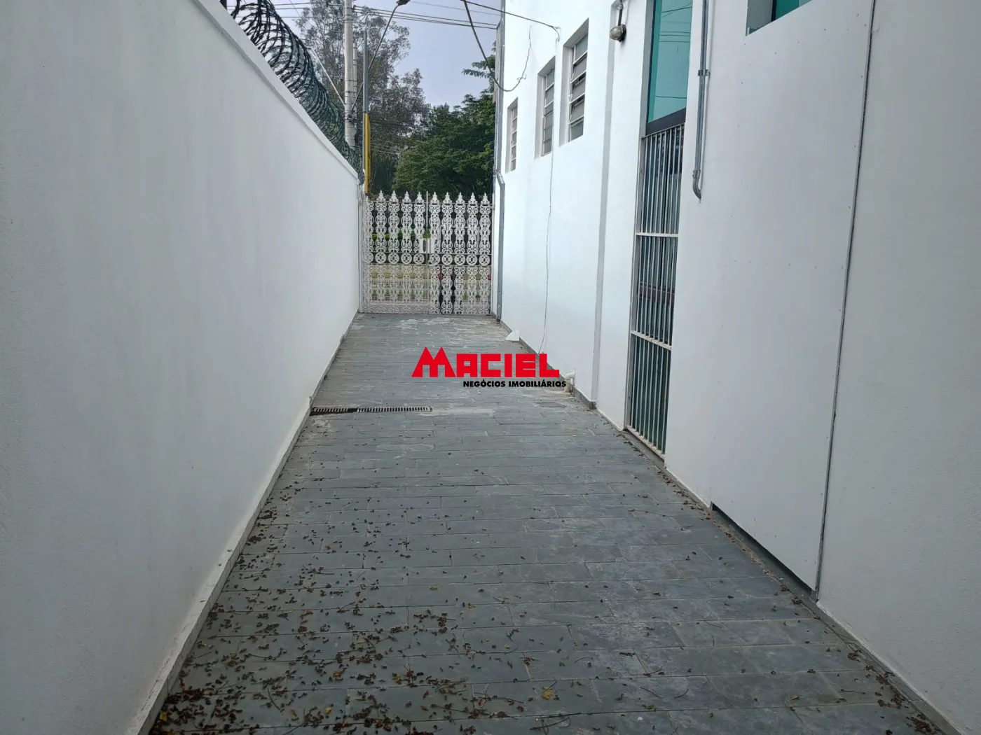 Alugar Comercial / Ponto Comercial em S&atilde;o Jos&eacute; dos Campos R$ 3.300,00 - Foto 14
