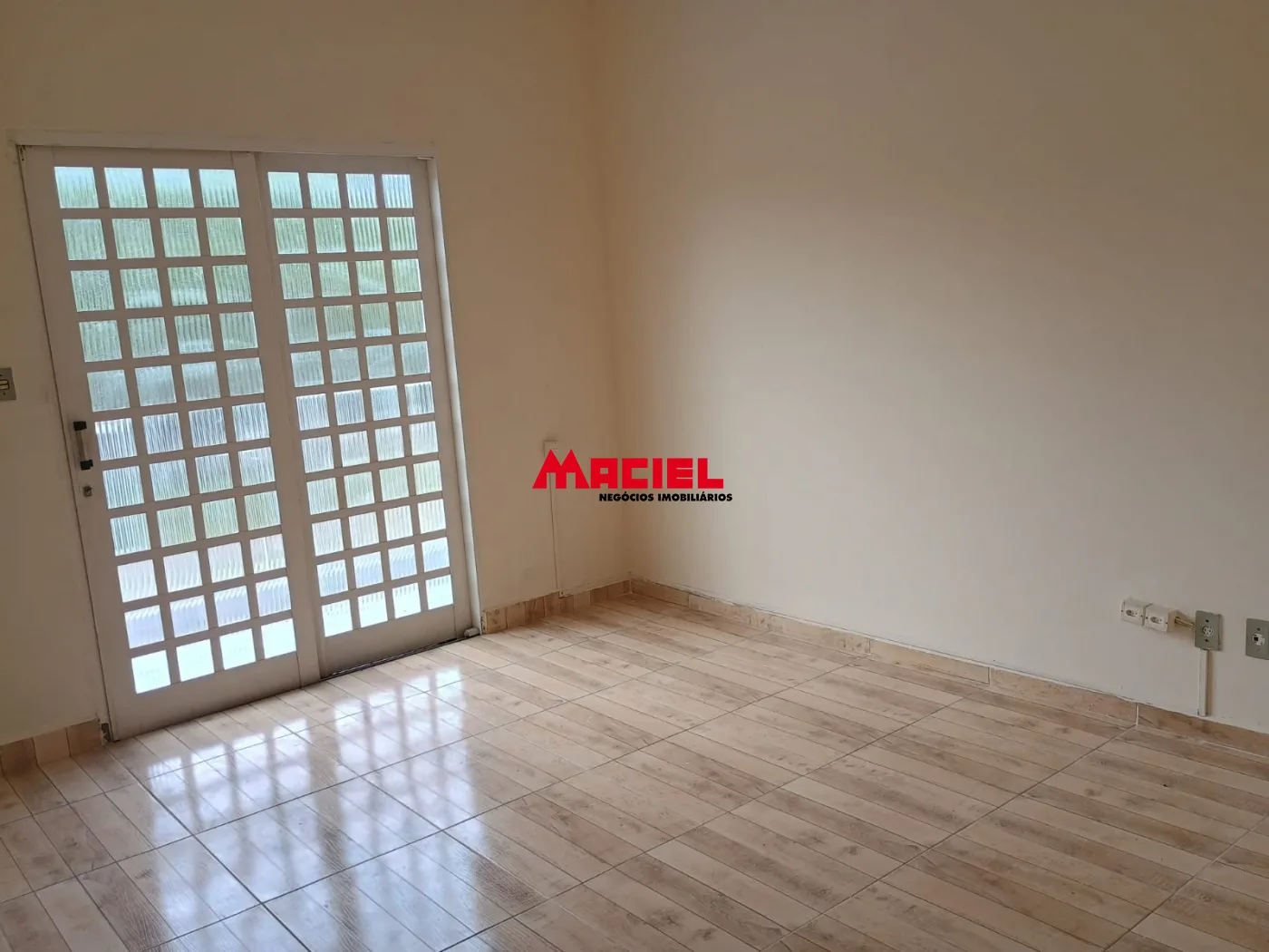 Alugar Comercial / Ponto Comercial em S&atilde;o Jos&eacute; dos Campos R$ 3.300,00 - Foto 1