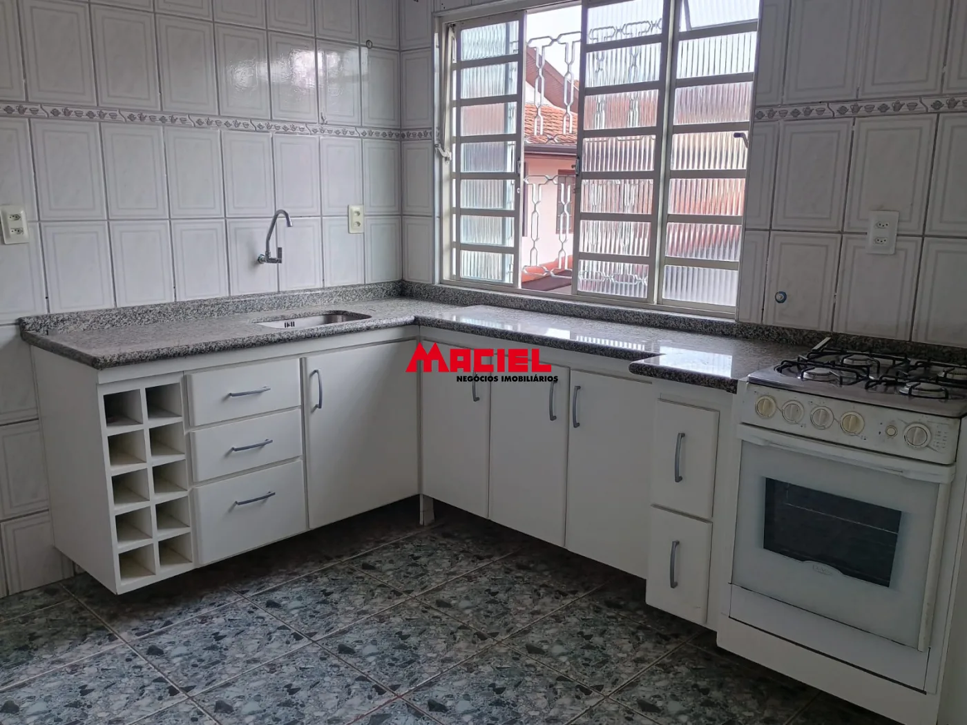 Alugar Comercial / Ponto Comercial em S&atilde;o Jos&eacute; dos Campos R$ 3.300,00 - Foto 26