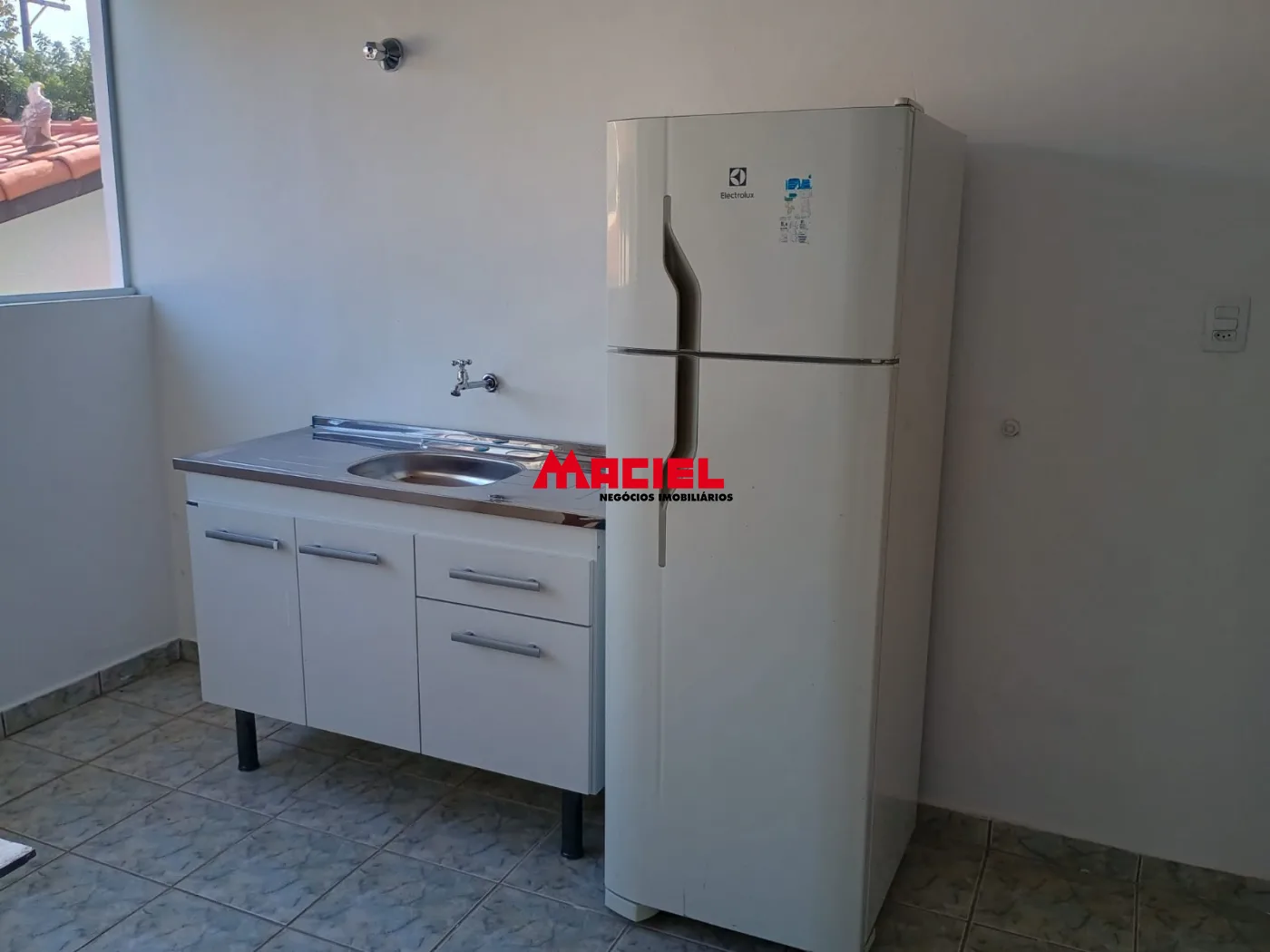 Alugar Apartamento / Kitchnet em S&atilde;o Jos&eacute; dos Campos R$ 1.500,00 - Foto 2