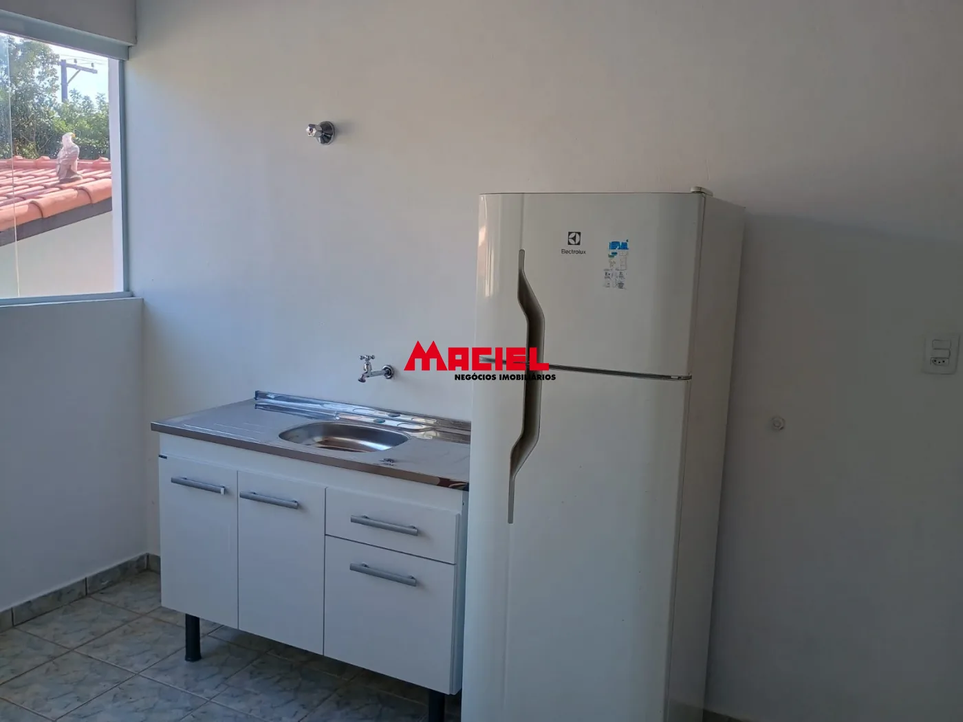 Alugar Apartamento / Kitchnet em S&atilde;o Jos&eacute; dos Campos R$ 1.500,00 - Foto 3