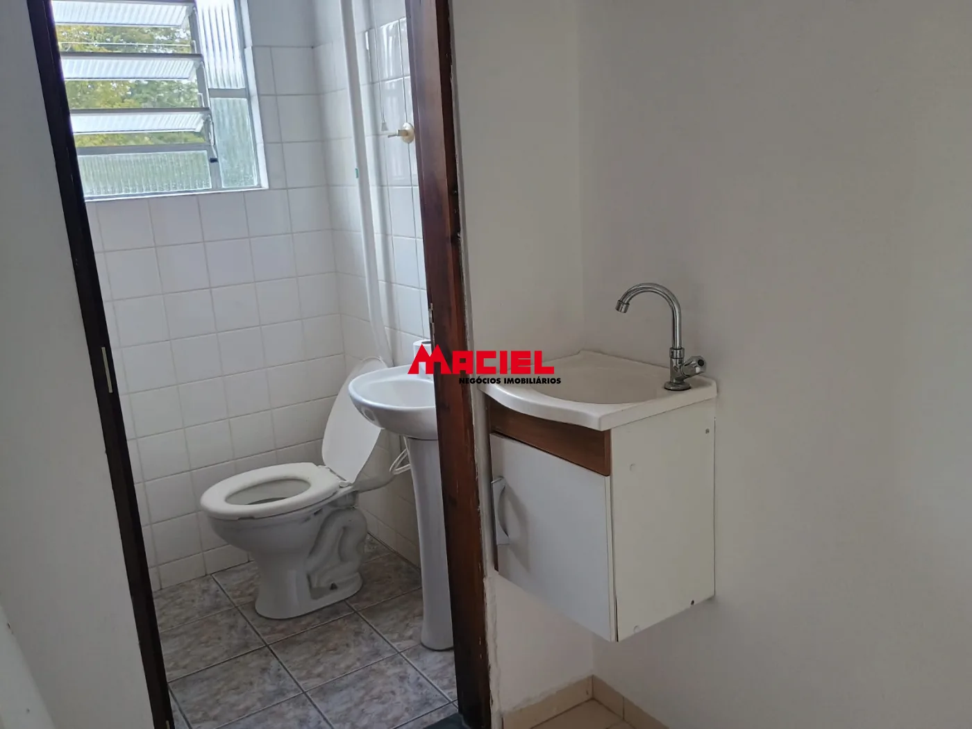 Alugar Comercial / Sala em S&atilde;o Jos&eacute; dos Campos R$ 1.000,00 - Foto 1