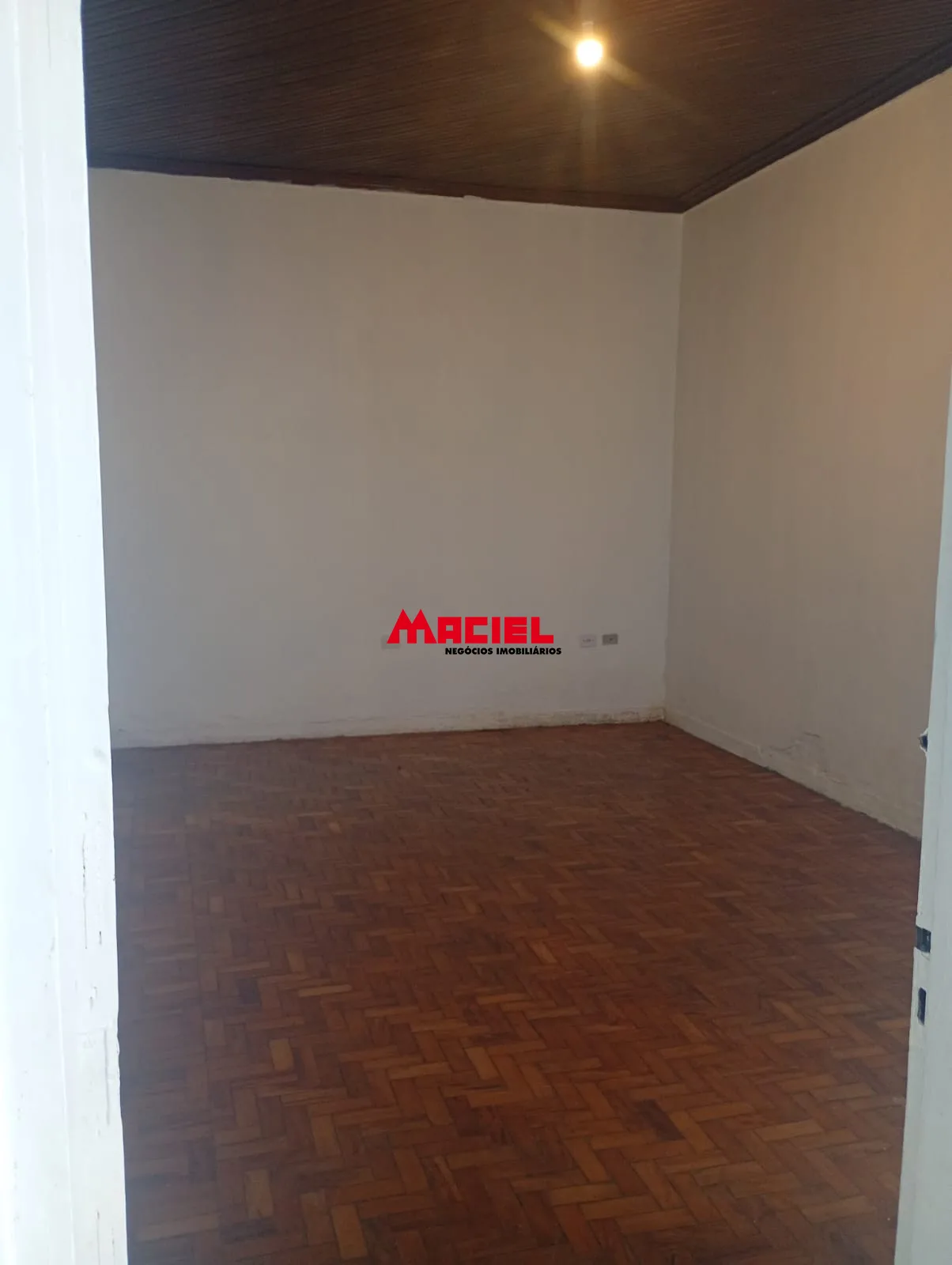 Alugar Casa / Padr&atilde;o em S&atilde;o Jos&eacute; dos Campos R$ 2.500,00 - Foto 4