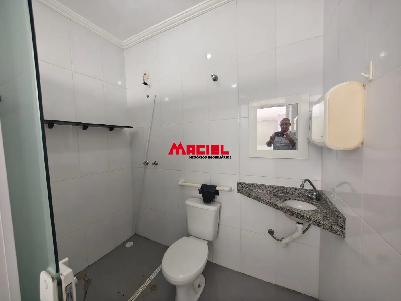 Comprar Comercial / Ponto Comercial em S&atilde;o Jos&eacute; dos Campos R$ 330.000,00 - Foto 1