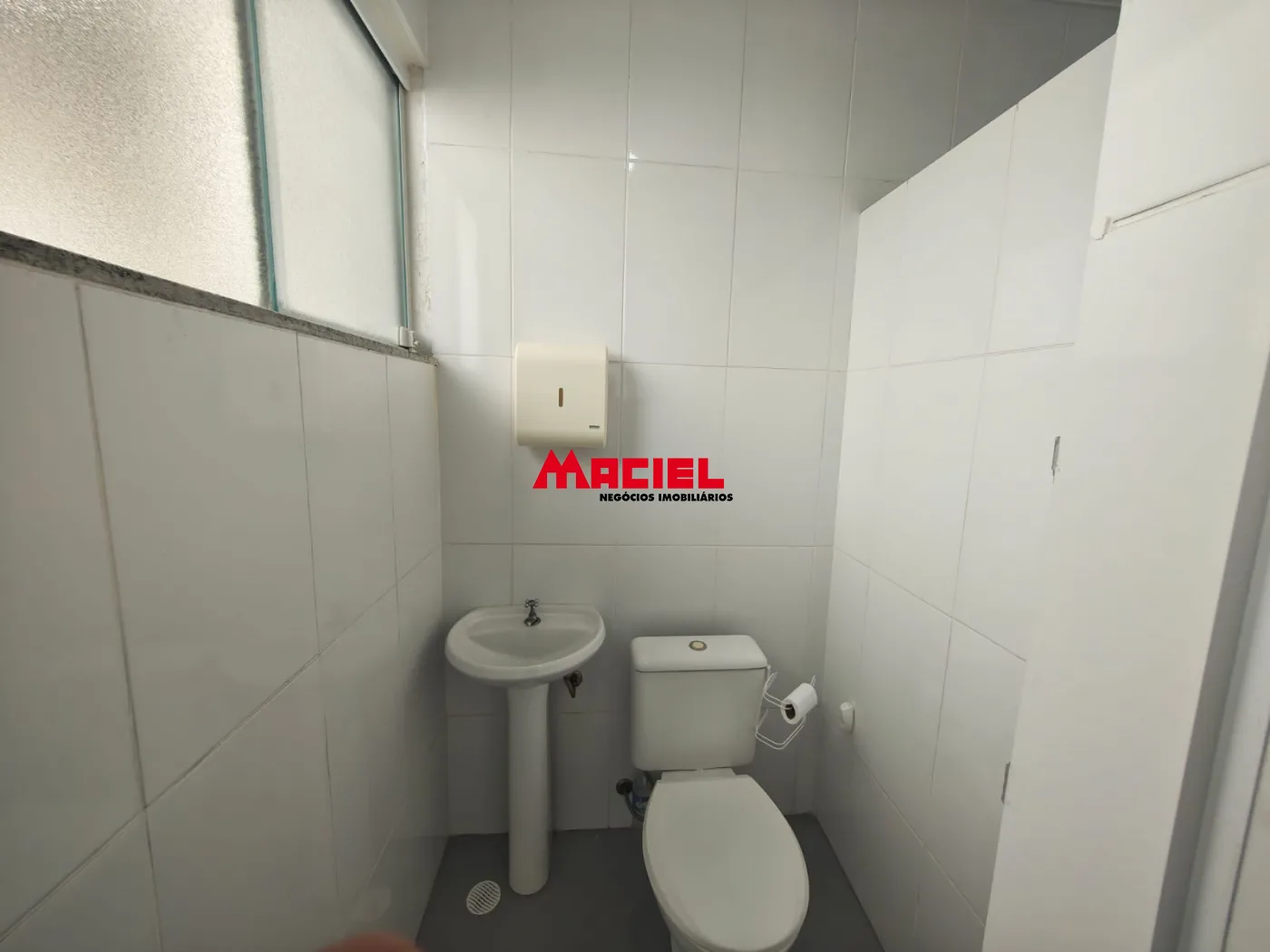 Comprar Comercial / Ponto Comercial em S&atilde;o Jos&eacute; dos Campos R$ 330.000,00 - Foto 2