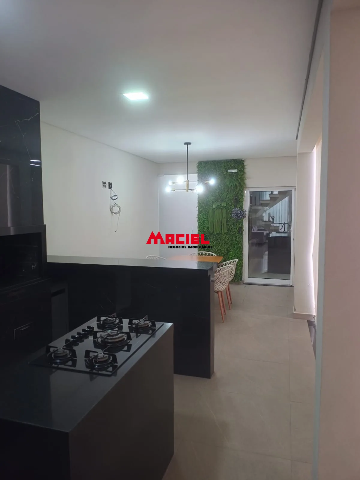 Alugar Casa / Sobrado em Jacare&iacute; R$ 8.500,00 - Foto 3