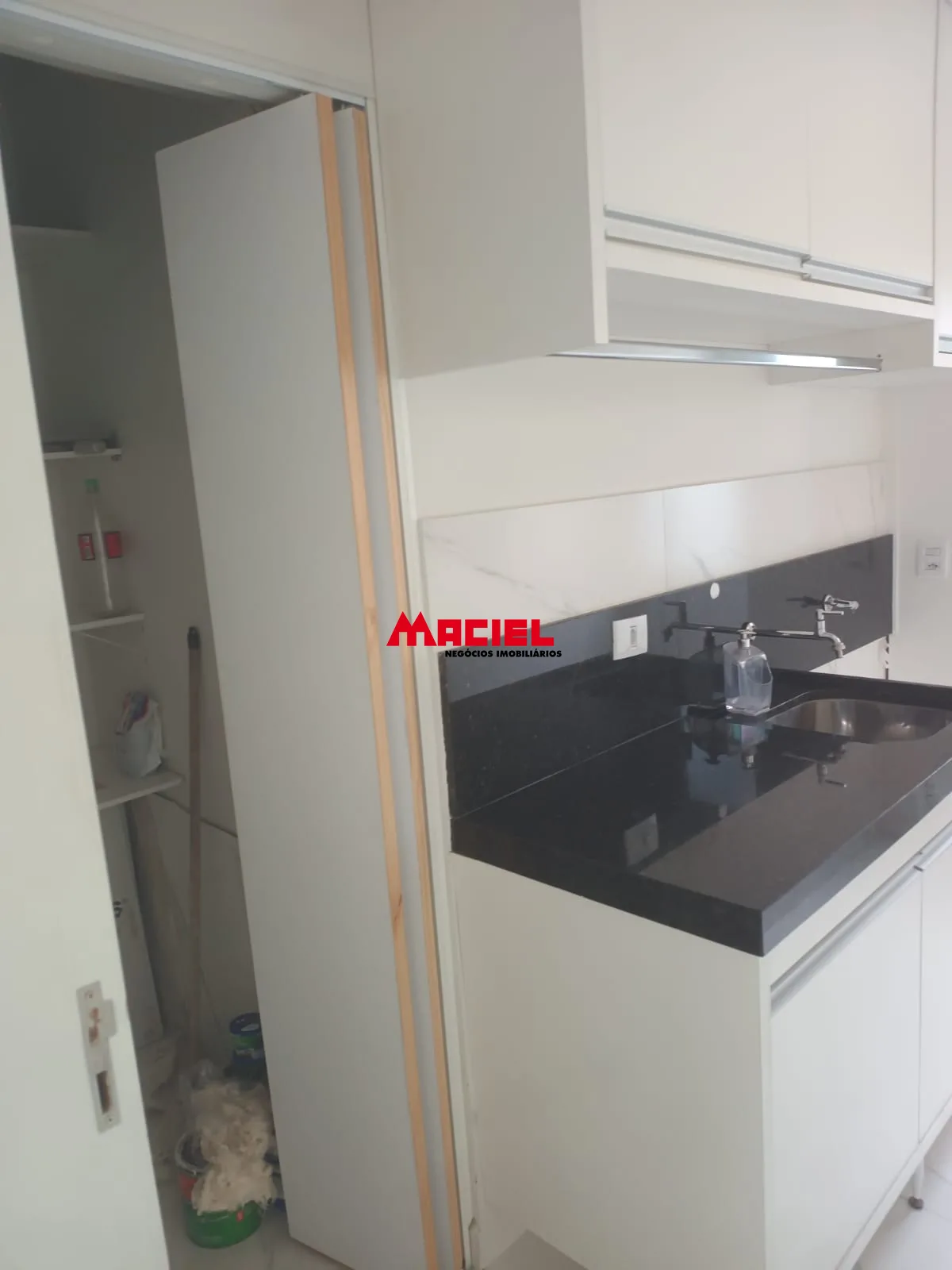 Alugar Casa / Sobrado em Jacare&iacute; R$ 8.500,00 - Foto 10