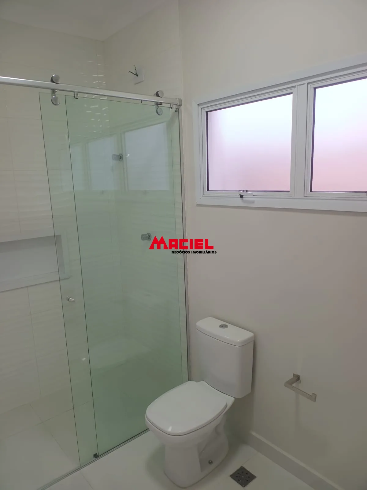 Alugar Casa / Sobrado em Jacare&iacute; R$ 8.500,00 - Foto 32