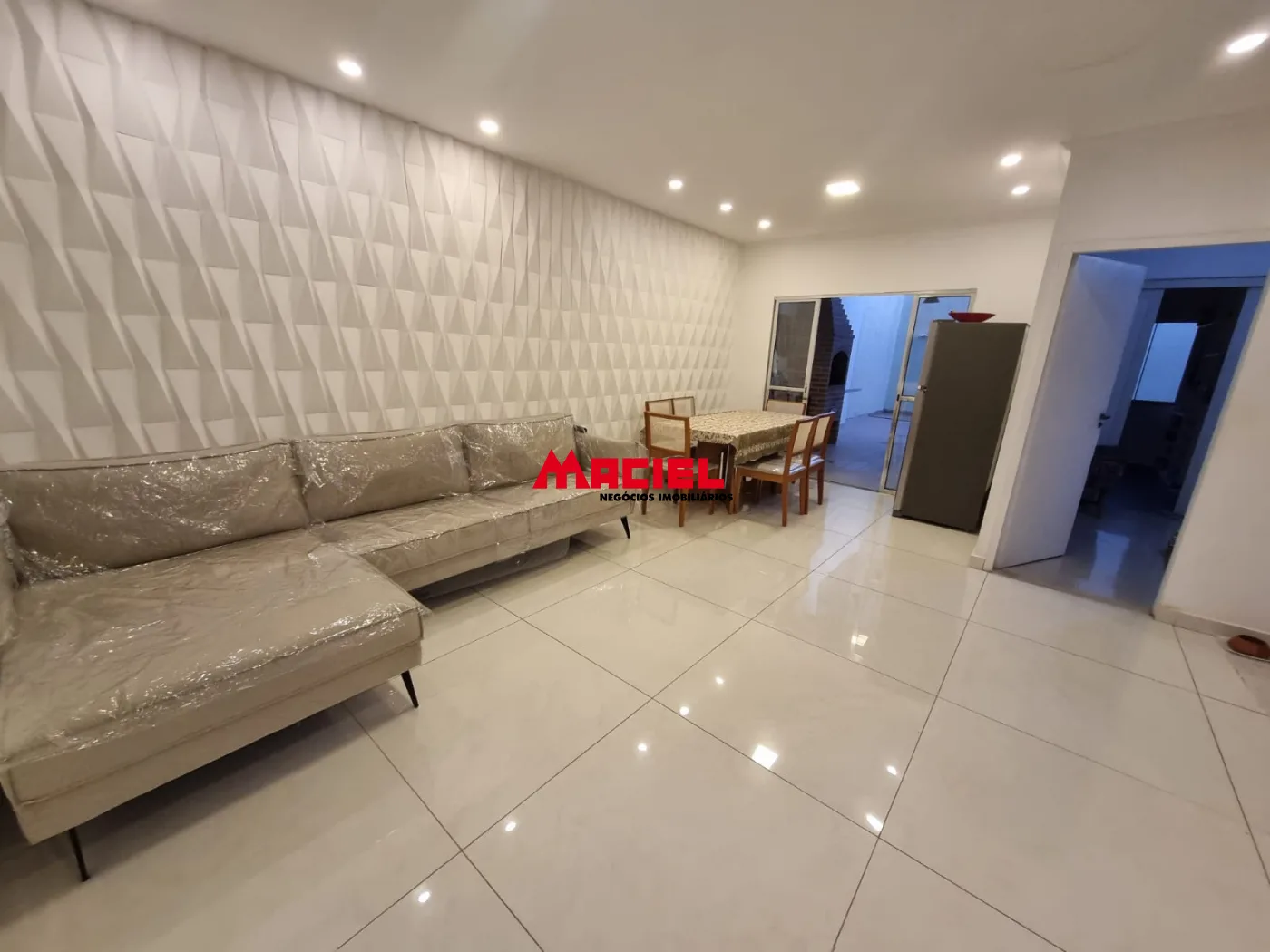 Comprar Casa / Padr&atilde;o em Taubat&eacute; R$ 550.000,00 - Foto 1