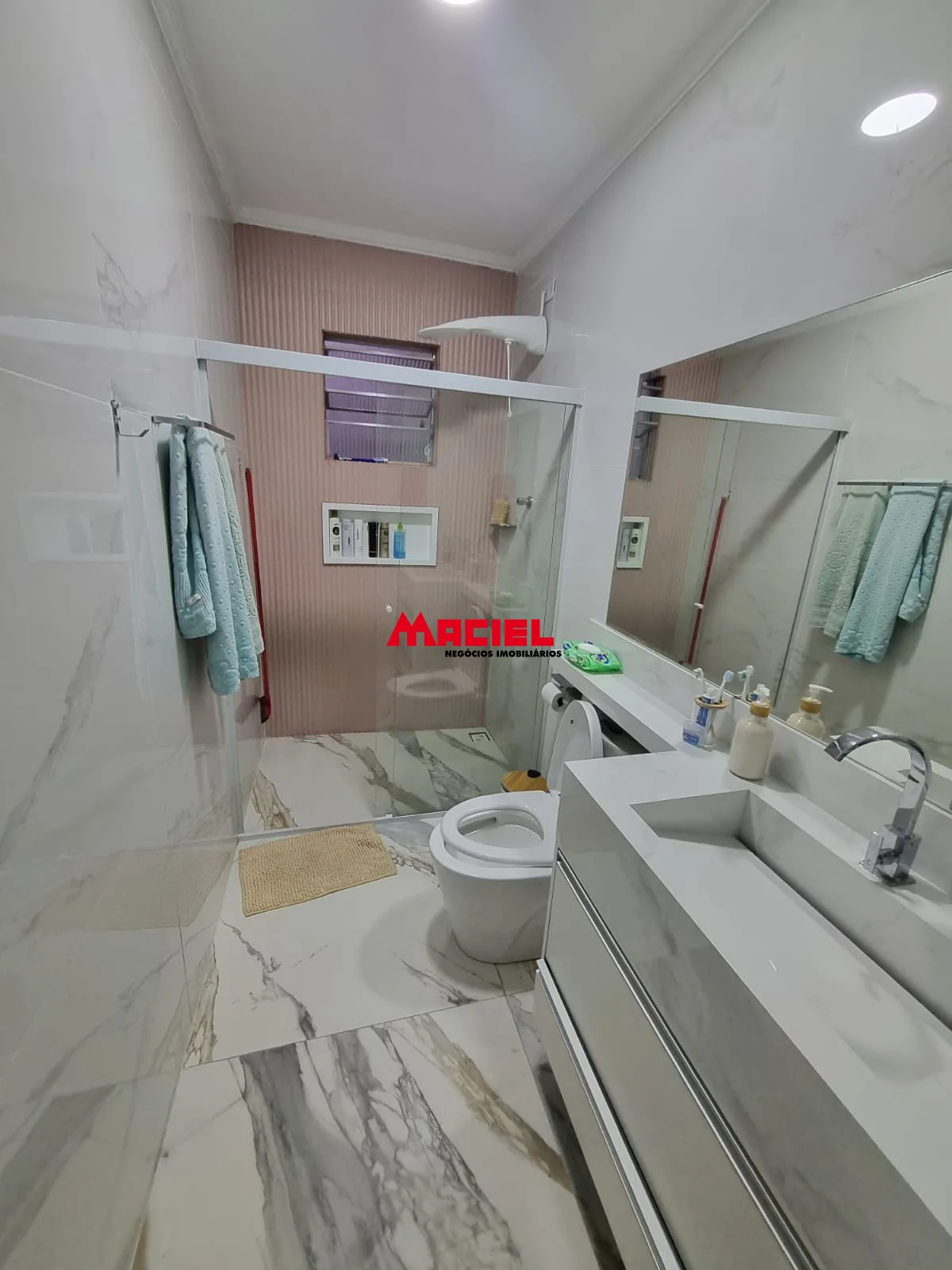 Comprar Casa / Padr&atilde;o em Taubat&eacute; R$ 550.000,00 - Foto 11