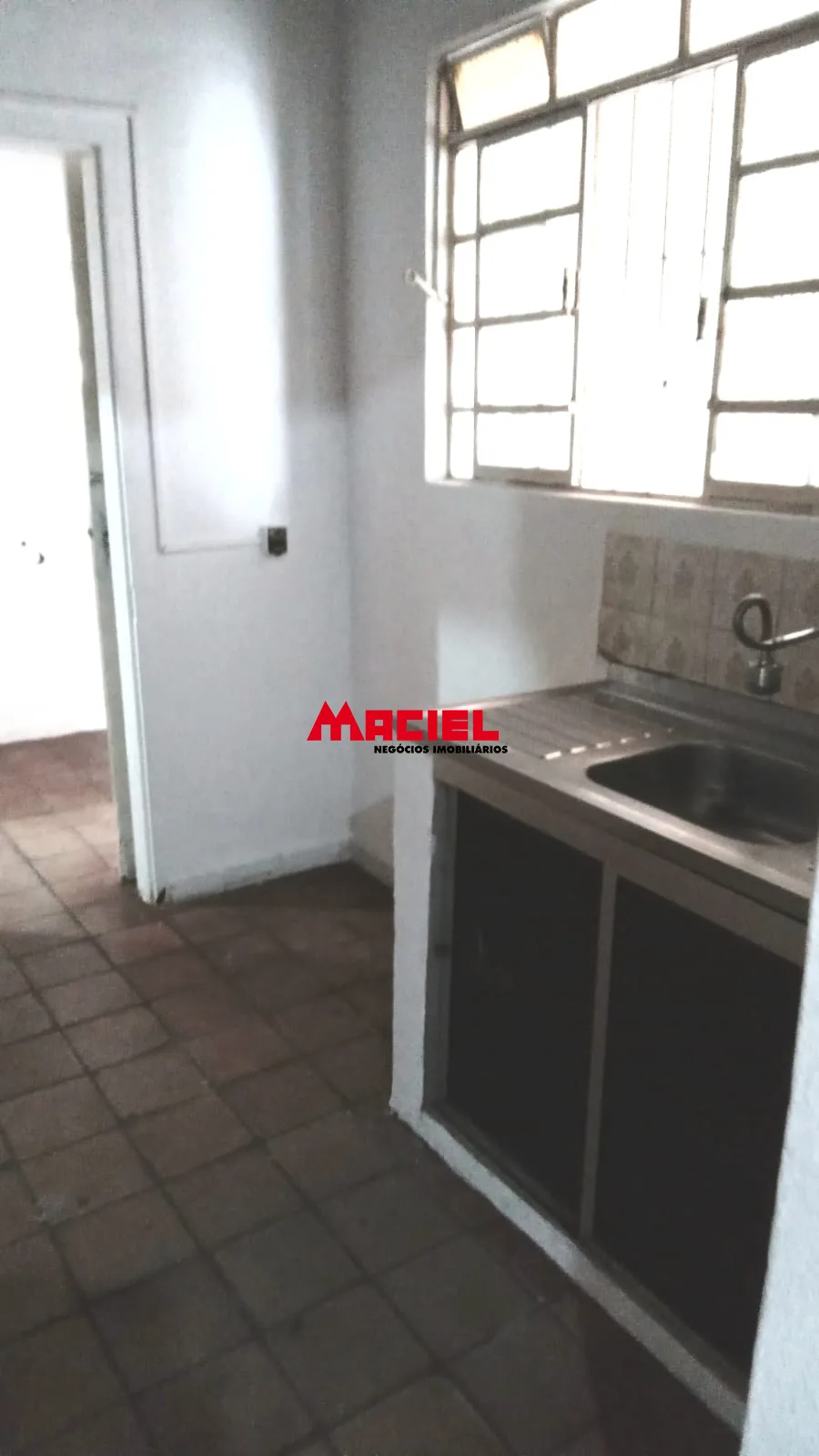 Alugar Casa / Padr&atilde;o em S&atilde;o Jos&eacute; dos Campos R$ 1.600,00 - Foto 12