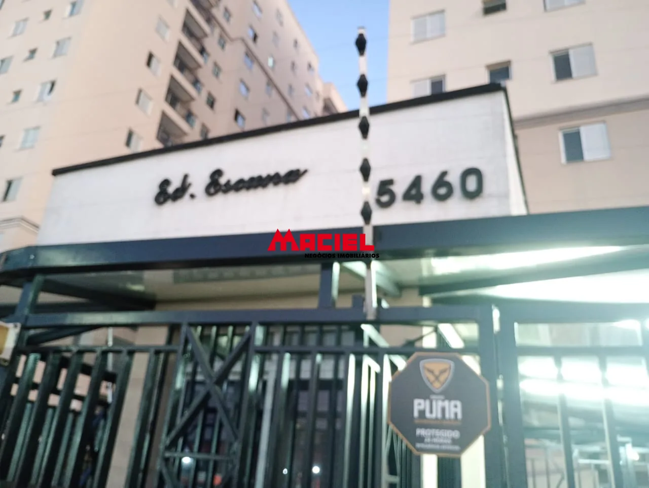 Alugar Apartamento / Padr&atilde;o em S&atilde;o Jos&eacute; dos Campos R$ 1.800,00 - Foto 1