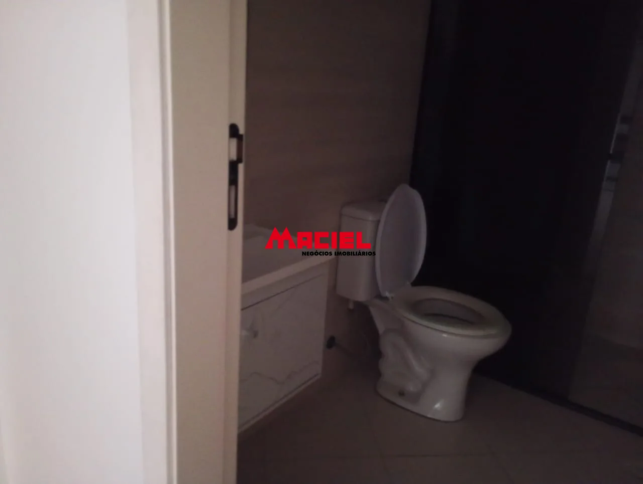 Alugar Apartamento / Padr&atilde;o em S&atilde;o Jos&eacute; dos Campos R$ 1.800,00 - Foto 6
