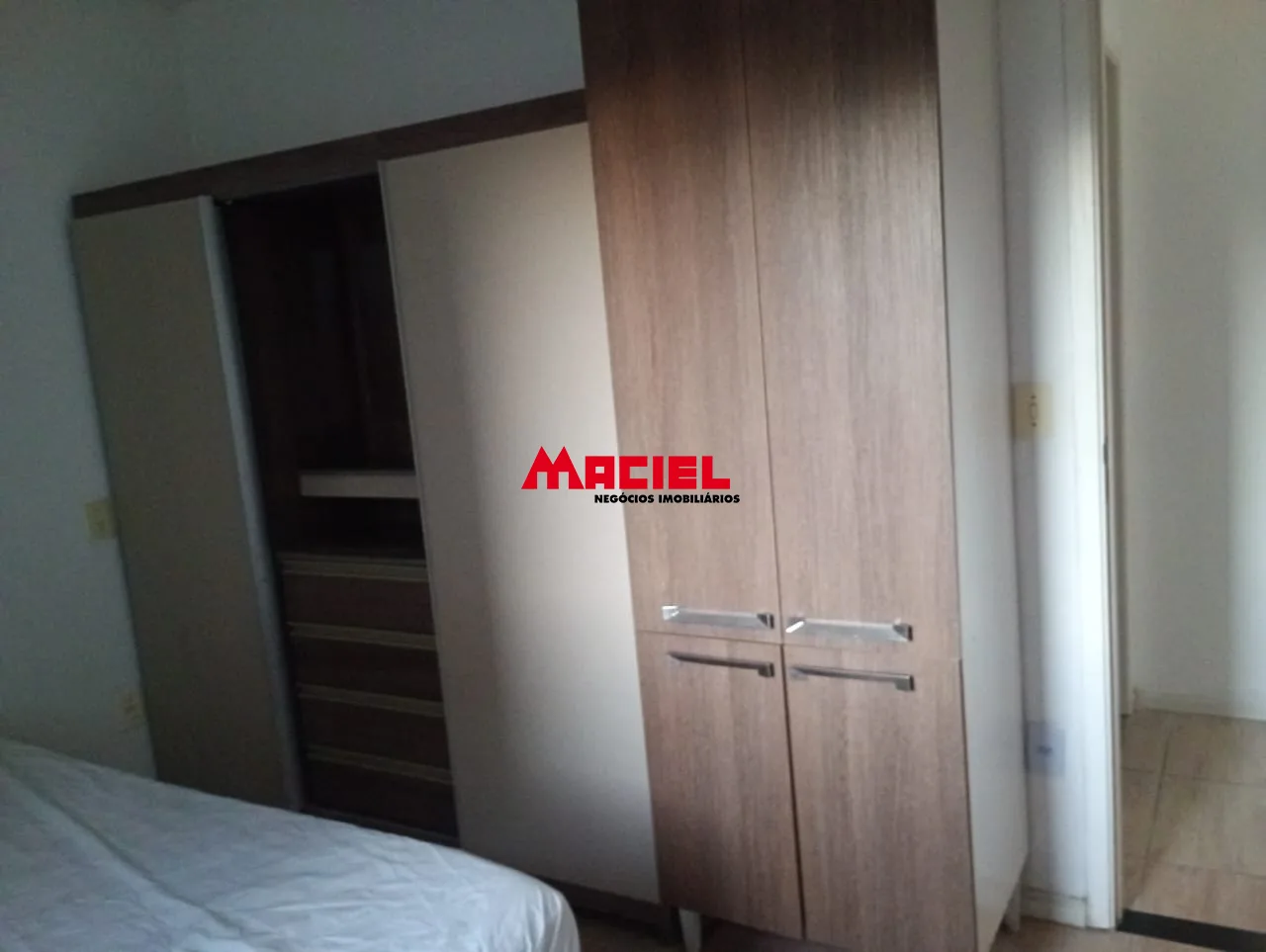 Alugar Apartamento / Padr&atilde;o em S&atilde;o Jos&eacute; dos Campos R$ 1.800,00 - Foto 8