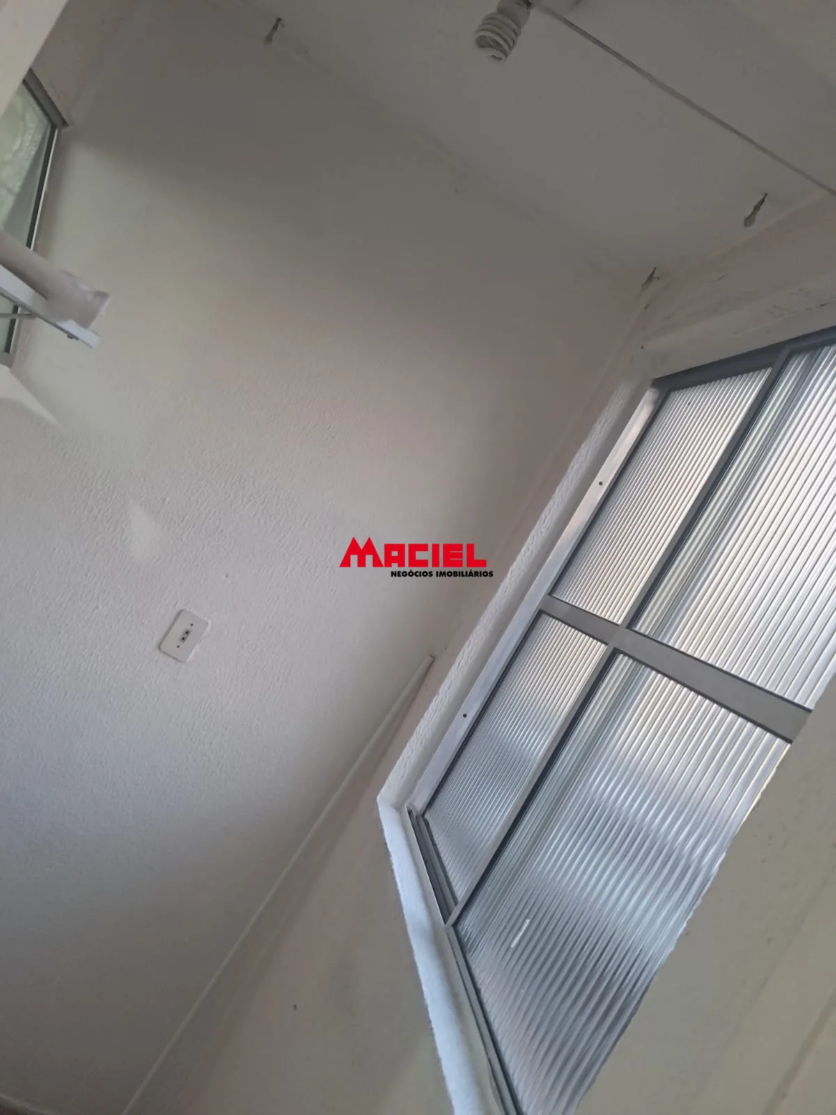 Alugar Apartamento / Padr&atilde;o em S&atilde;o Jos&eacute; dos Campos R$ 2.200,00 - Foto 2