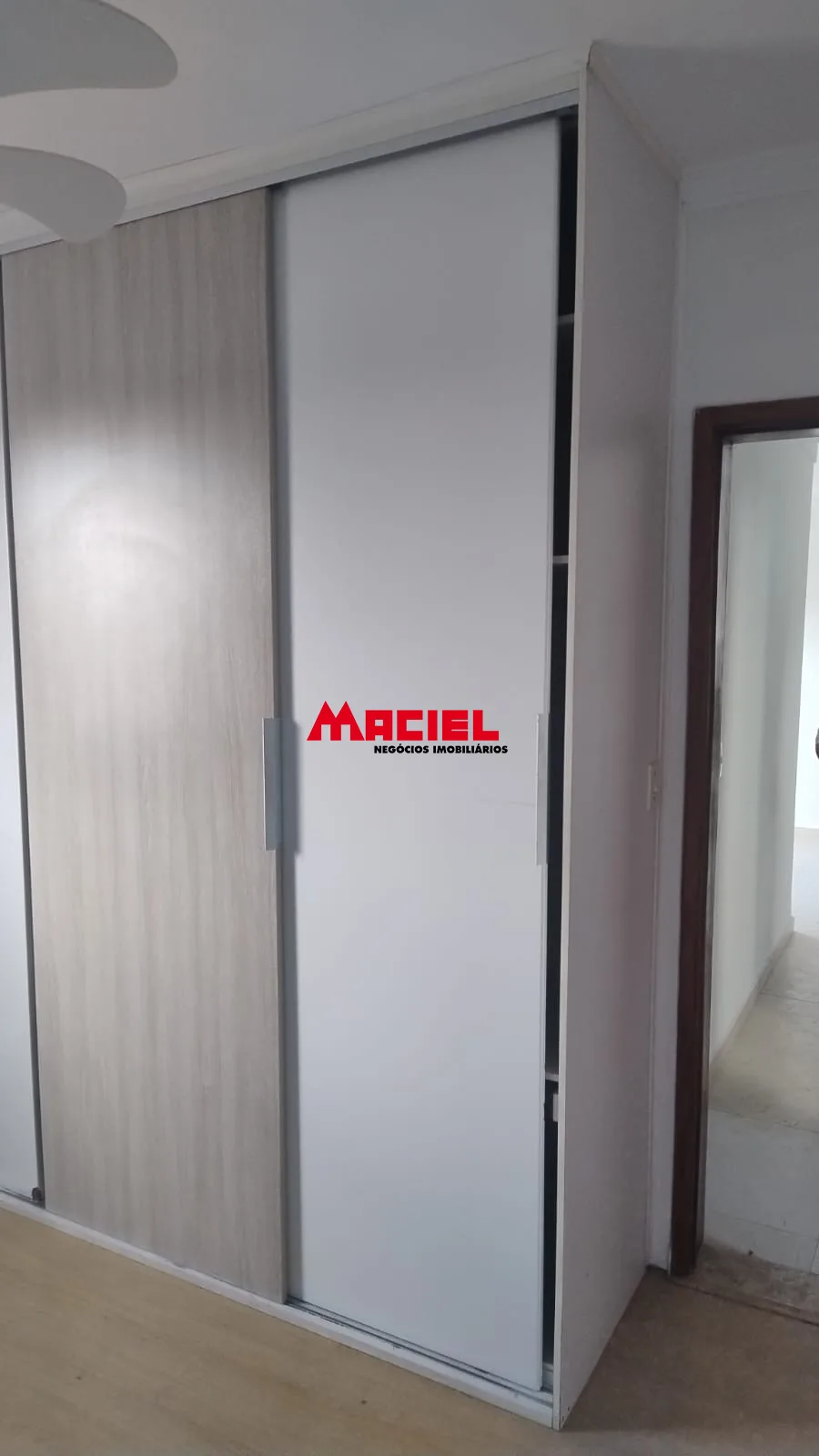 Alugar Apartamento / Padr&atilde;o em S&atilde;o Jos&eacute; dos Campos R$ 2.600,00 - Foto 4